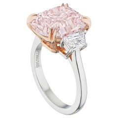 3 Karat Radiant Statement Fancy rosa Diamantring Eine kronenwürdige Rarität