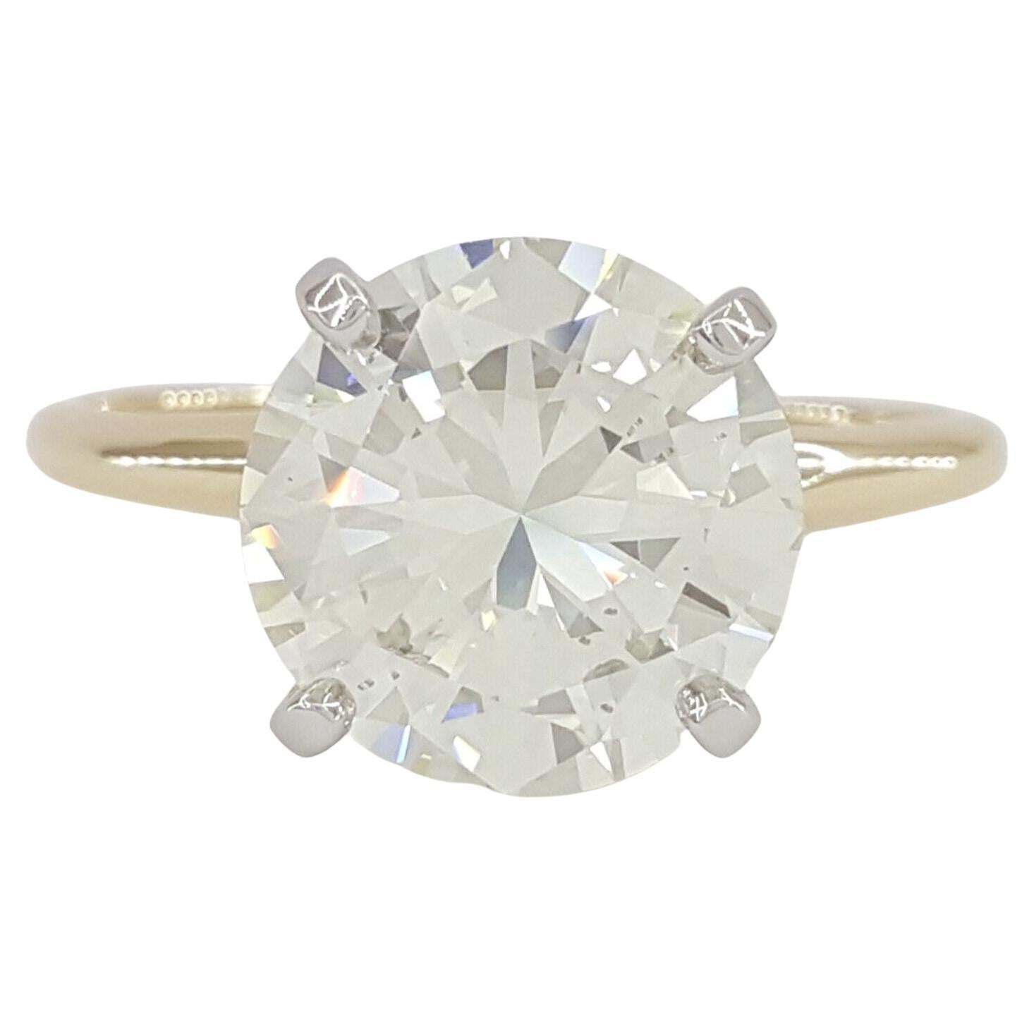 Women's 3 Carat Round Brilliant Cut Diamond 14k Yellow Gold Engagement Ring For Sale