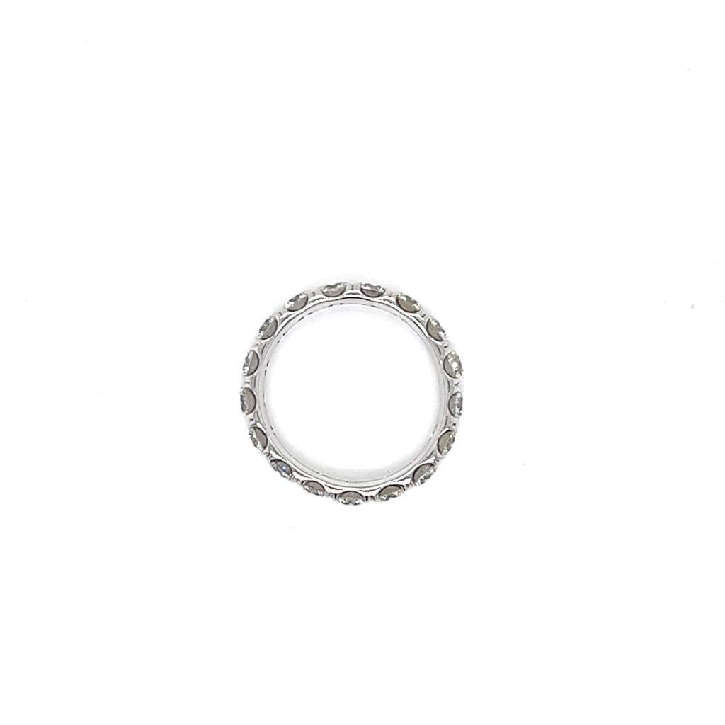 Contemporary 3 Carat Round Brilliant Diamond Eternity Ring in 18 Karat White Gold For Sale