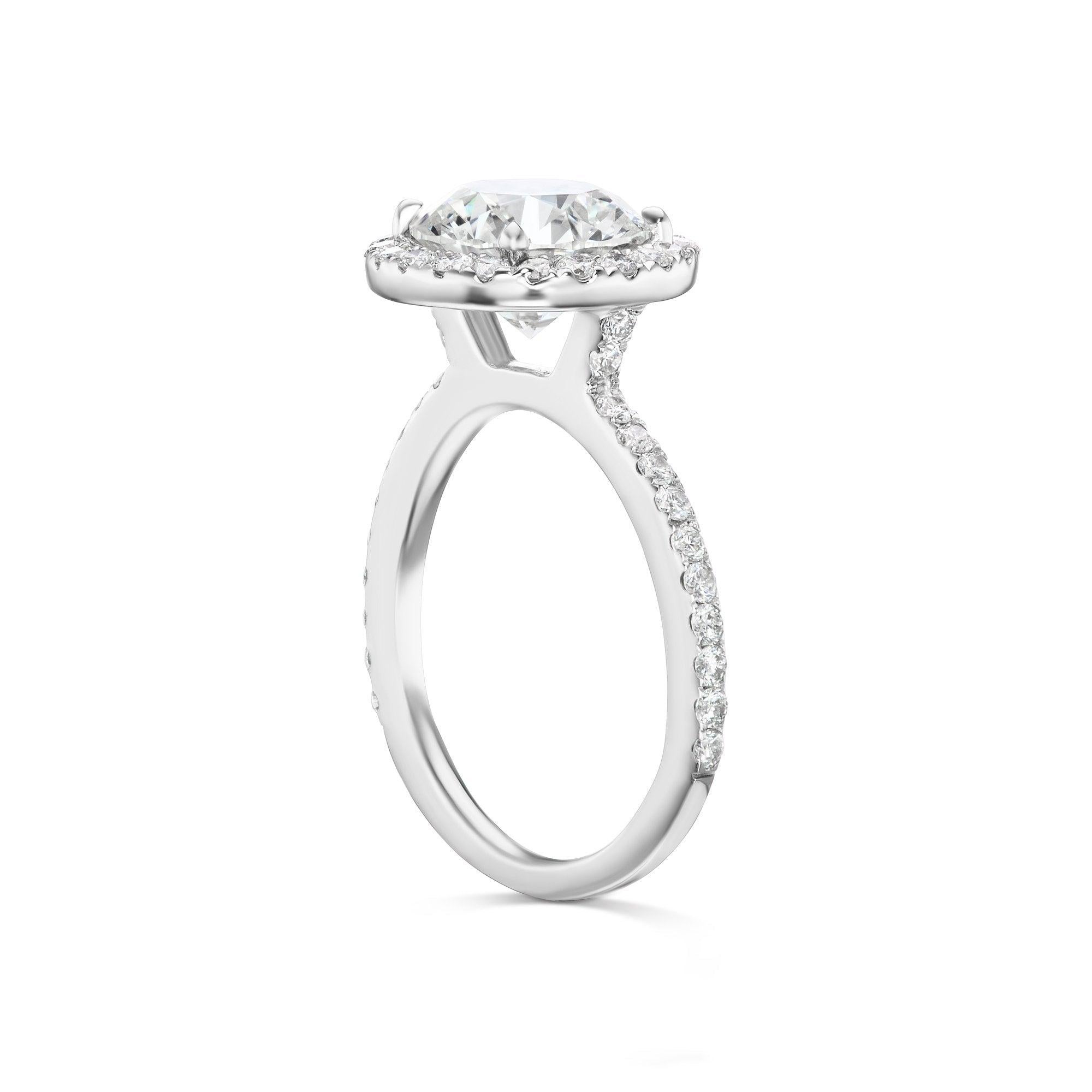 Verlobungsring mit 3 Karat Diamanten im Rundschliff, EGL-zertifiziert I VS1 im Zustand „Neu“ im Angebot in New York, NY