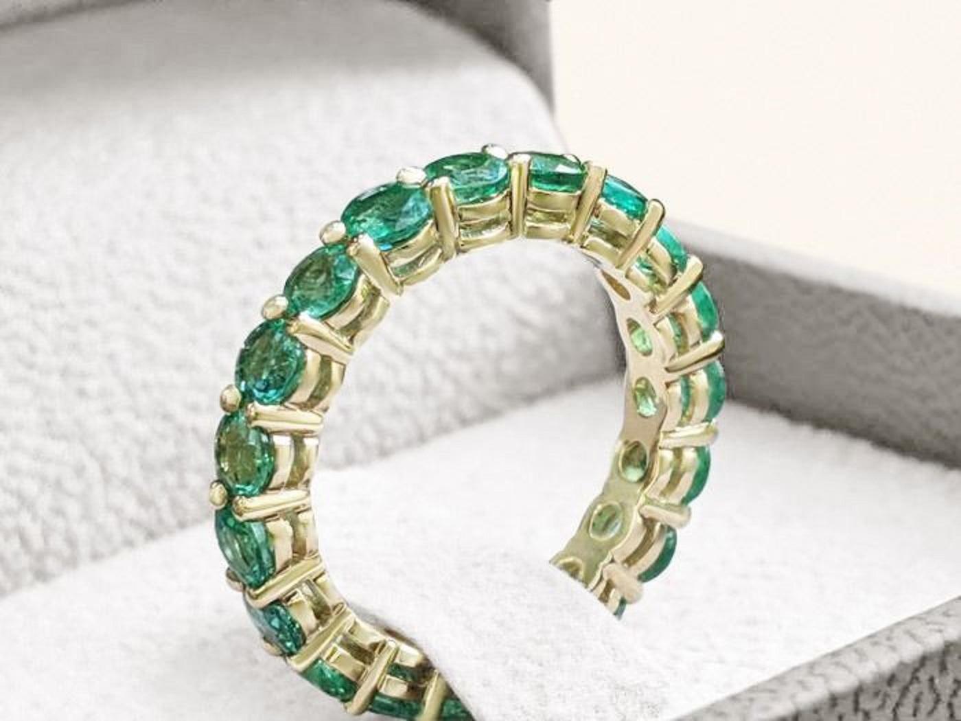 Art Deco 3 Carat Round Emerald Ring, 14 Karat Yellow Gold Eternity Ring