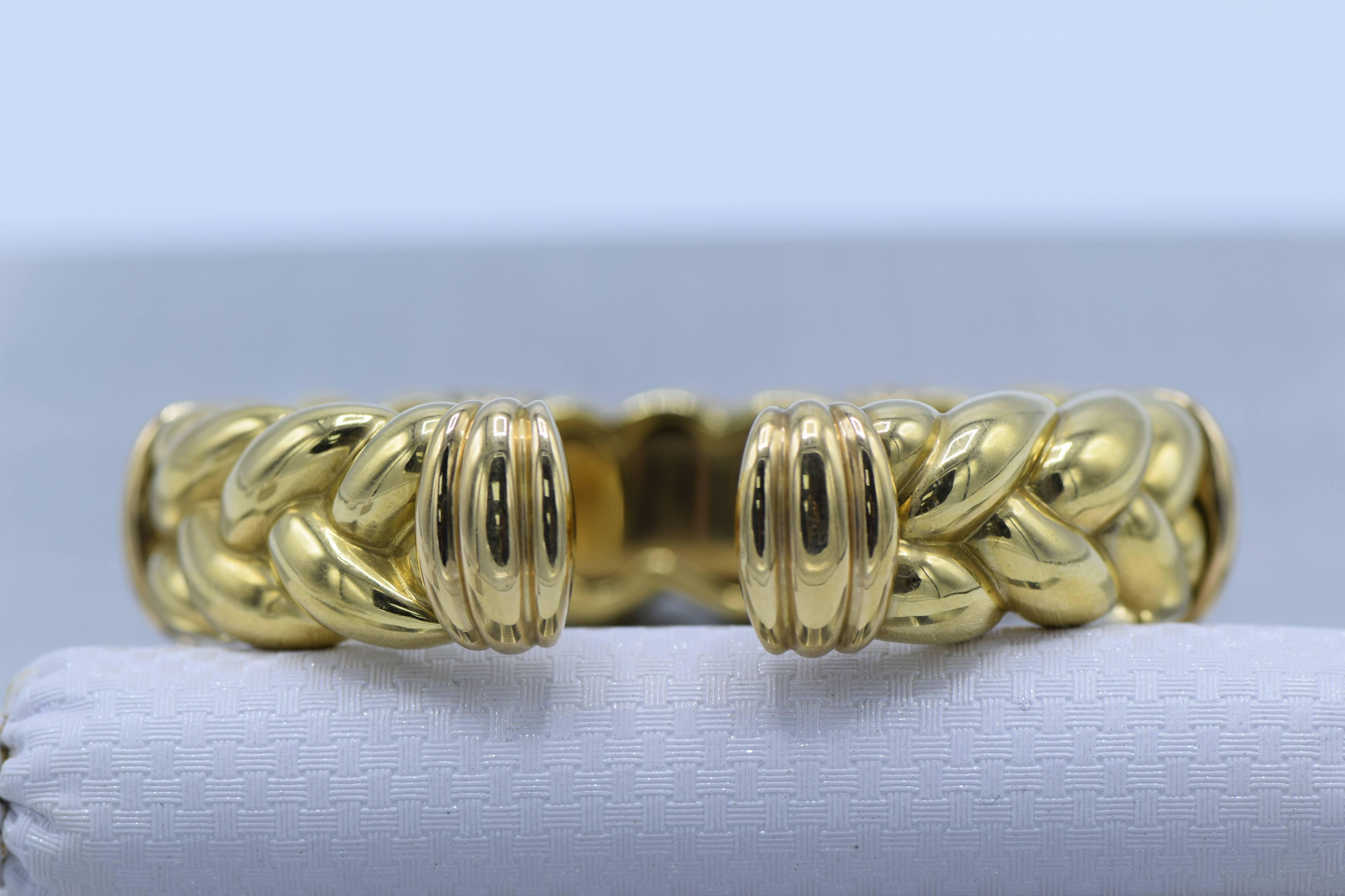 3 Carat Ruby and Gold Bangle Bracelet In Excellent Condition In New York, NY