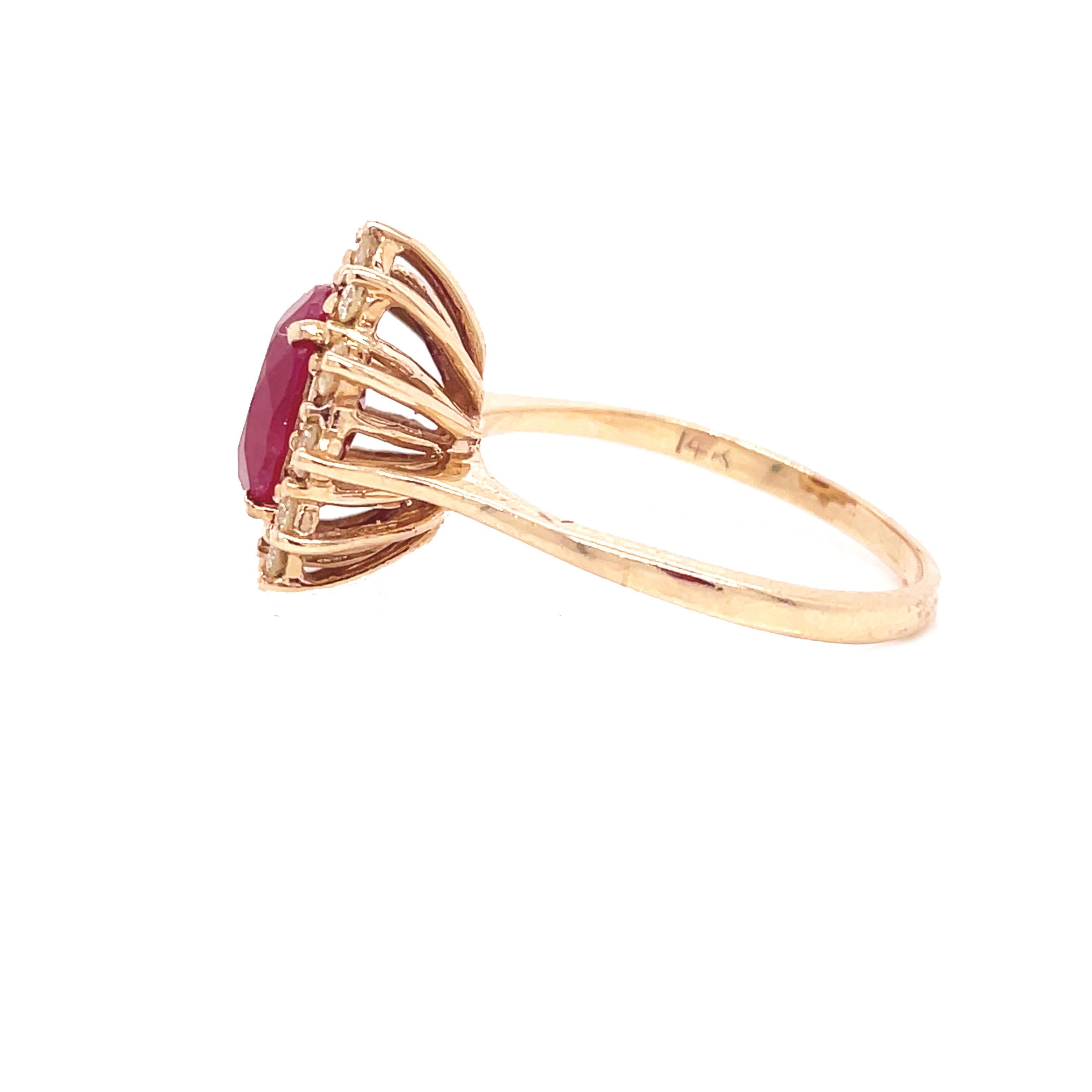 3+ Carat Ruby and Light Fancy Yellow Diamond Yellow Gold Ring For Sale 3