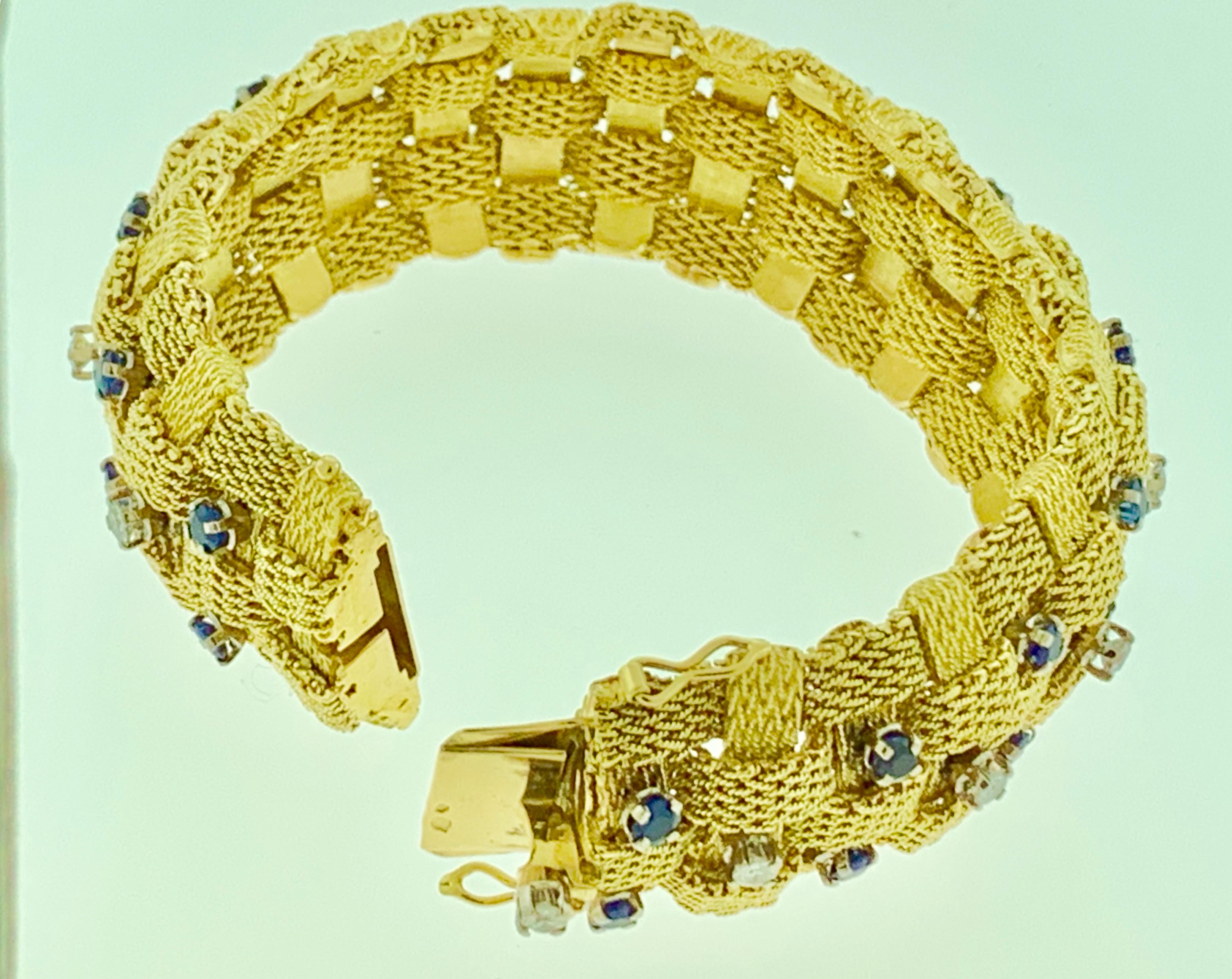 3 Carat Sapphire and 2 Carat Diamond Bracelet in 18 Karat Yellow Gold 116 Gm In Excellent Condition For Sale In New York, NY