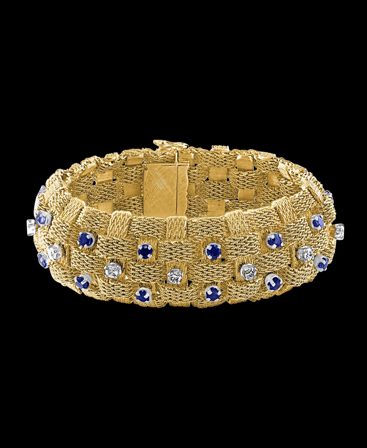 3 Carat Sapphire and 2 Carat Diamond Bracelet in 18 Karat Yellow Gold 116 Gm For Sale 4