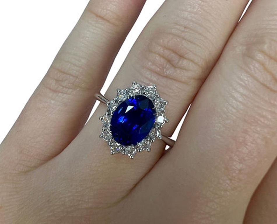 Oval Cut 3 Carat Sapphire Princess Diana Ring For Sale