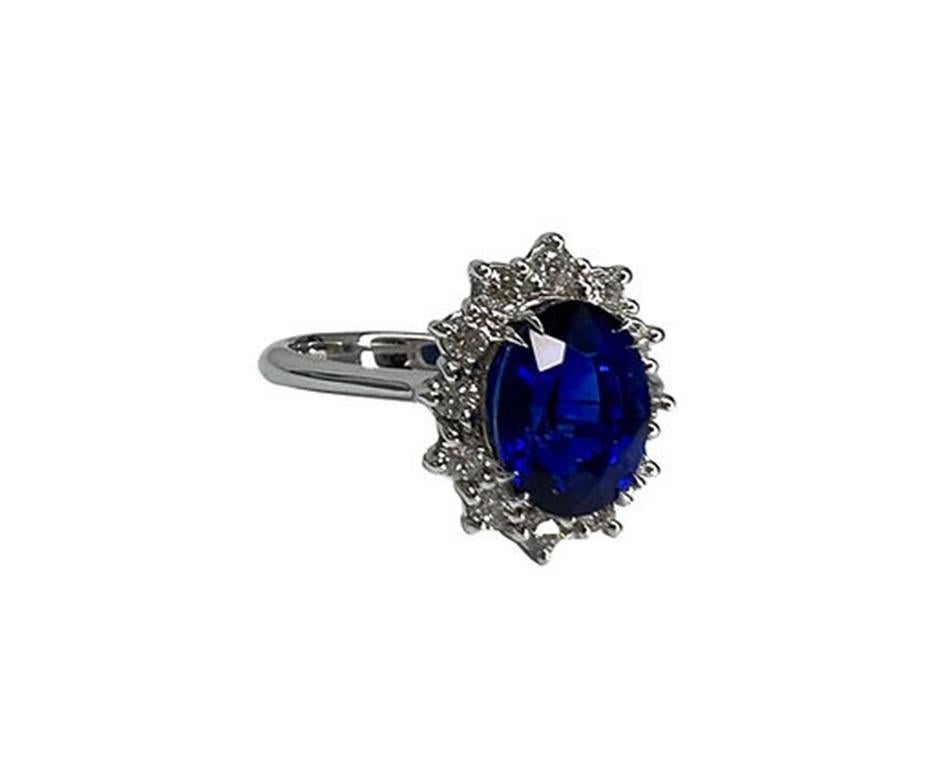 3 Carat Sapphire Princess Diana Ring In New Condition For Sale In New York, NY