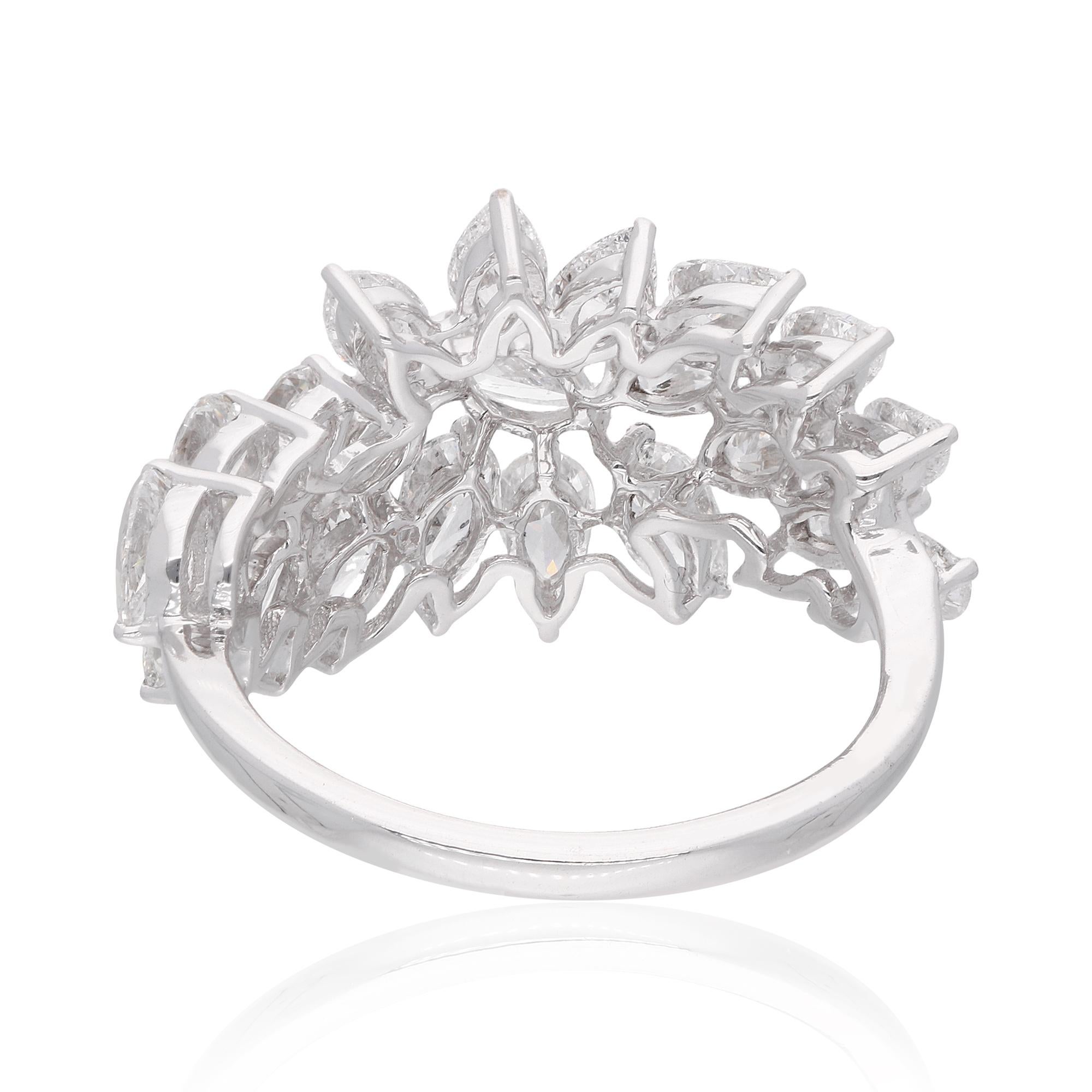 Moderne Bague en or blanc 18 carats avec diamants en forme de poire de 3 carats de pureté SI et de couleur HI en vente