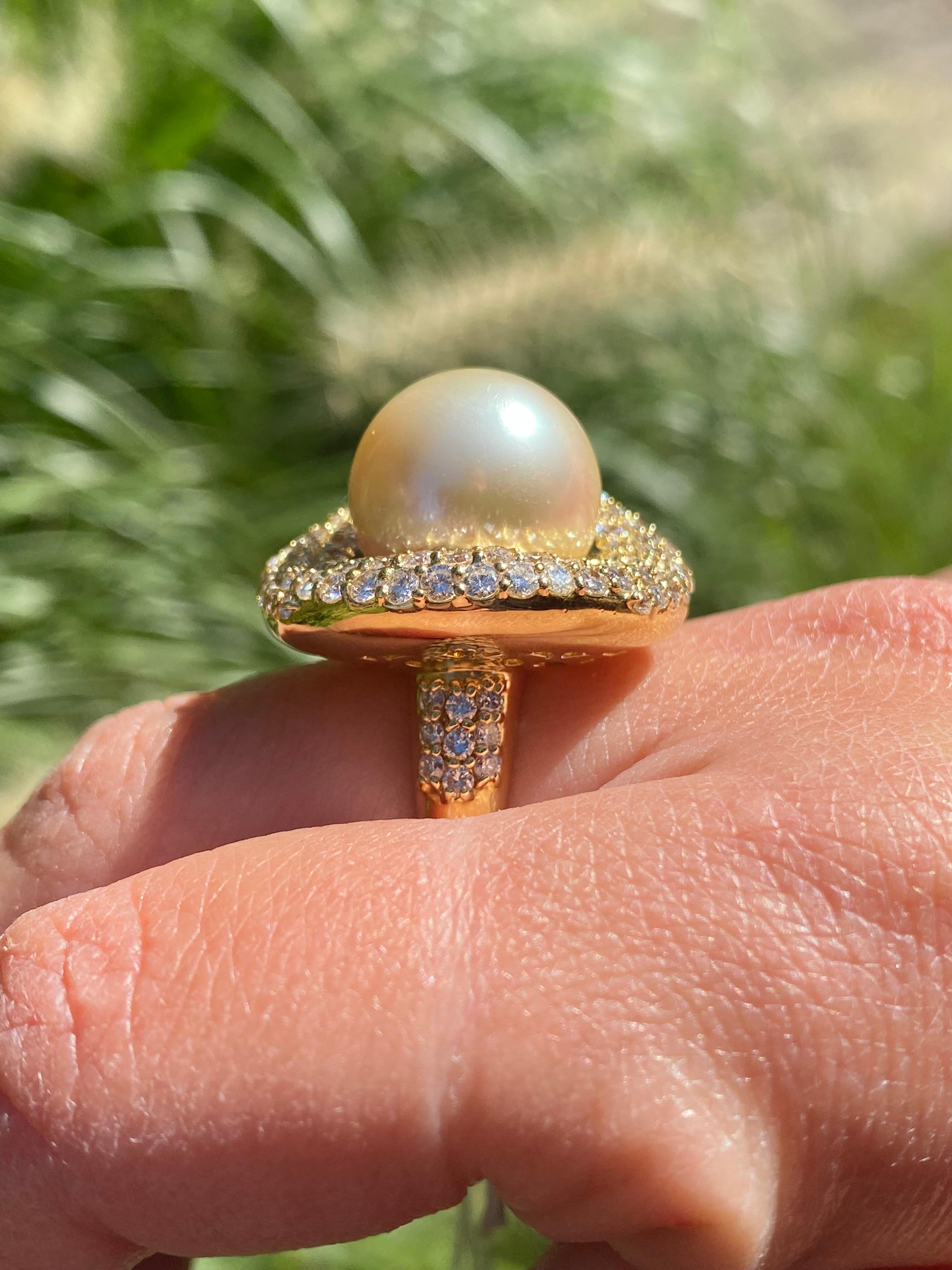 3 Carat South Sea Freshwater Pearl and Diamond 18K Yellow Gold Cocktail Ring For Sale 3