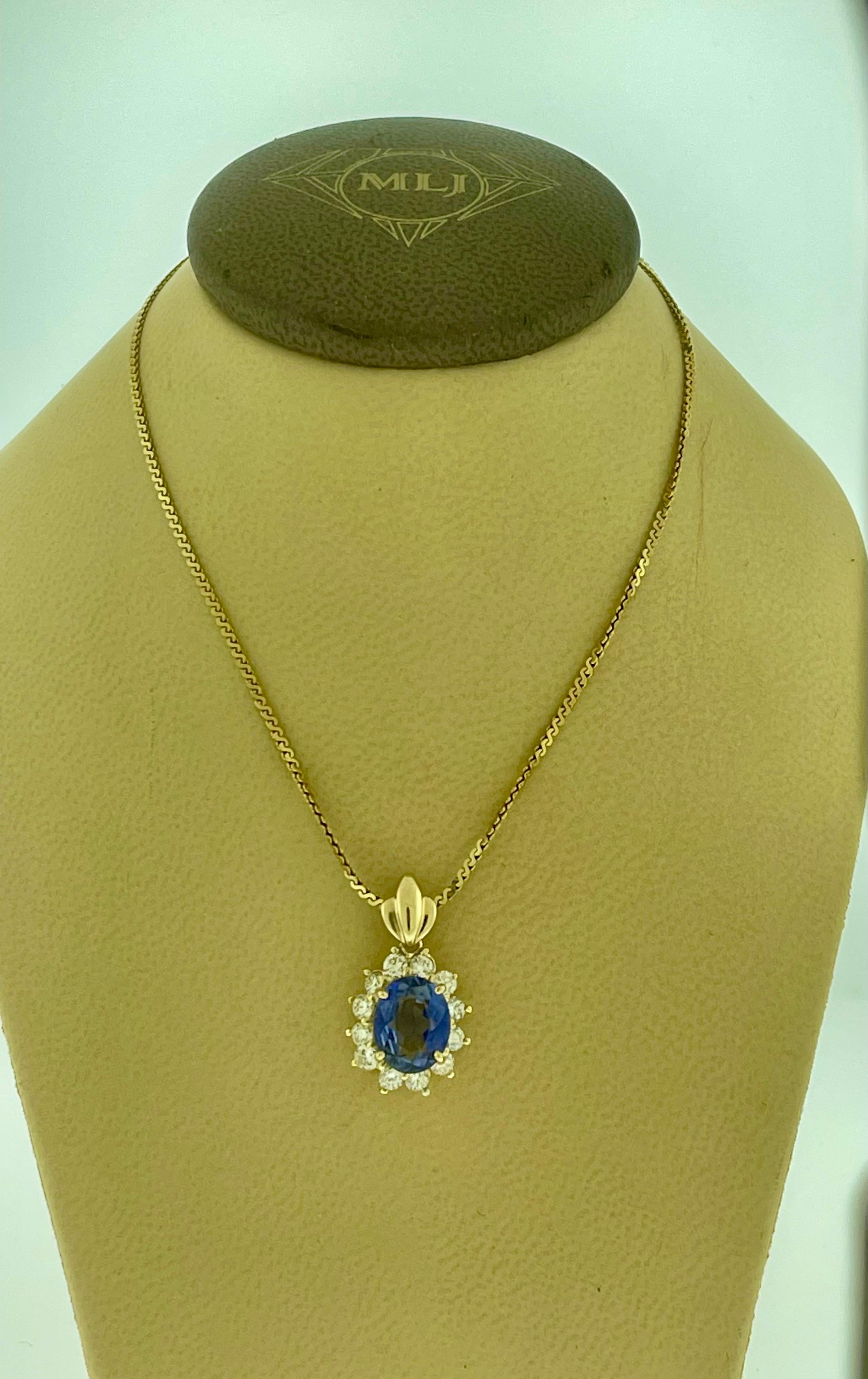 3 Carat Tanzanite and 1 Ct Diamond Pendant or Necklace 14 Karat Yellow Gold For Sale 5