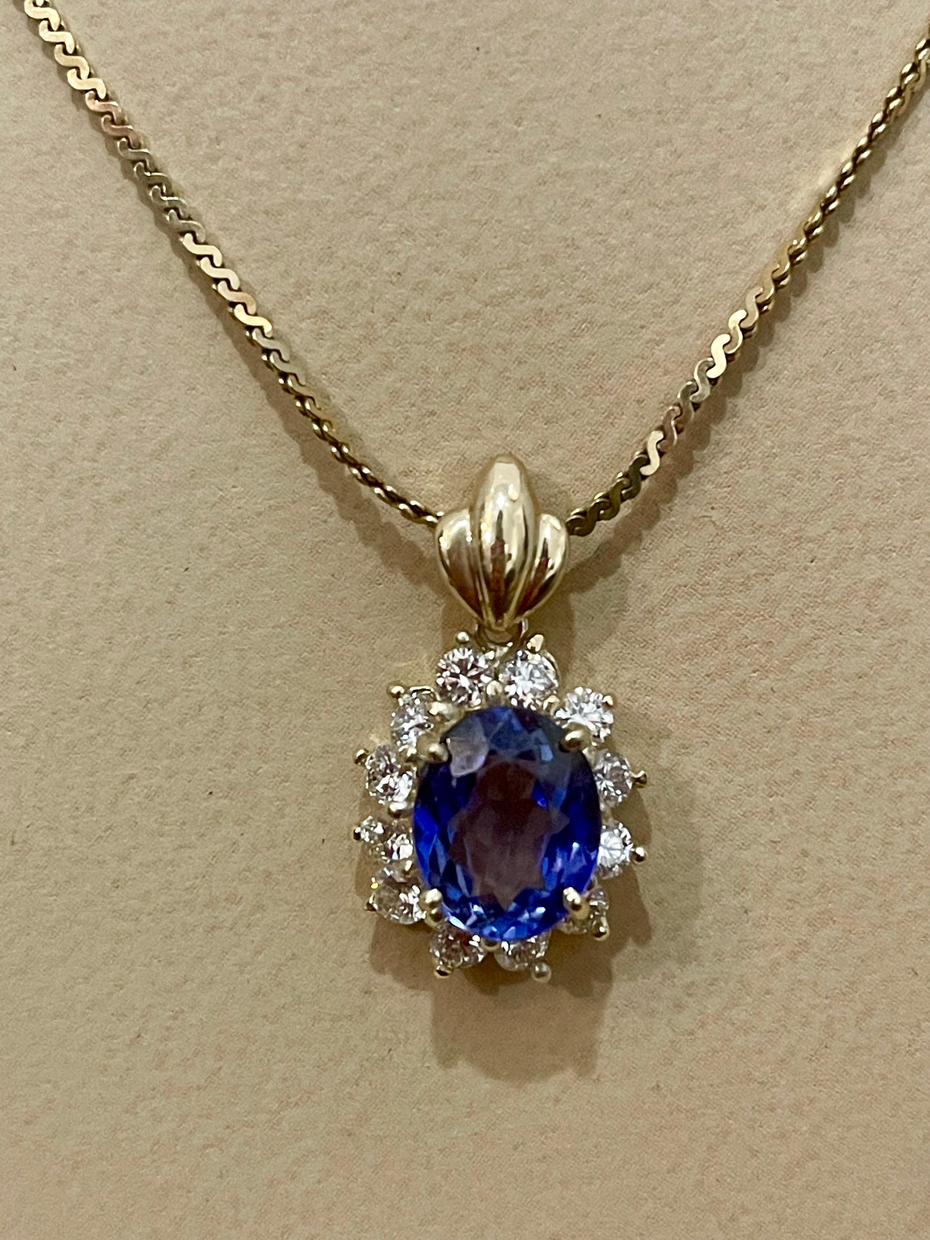 3 Carat Tanzanite and 1 Ct Diamond Pendant or Necklace 14 Karat Yellow Gold For Sale 3
