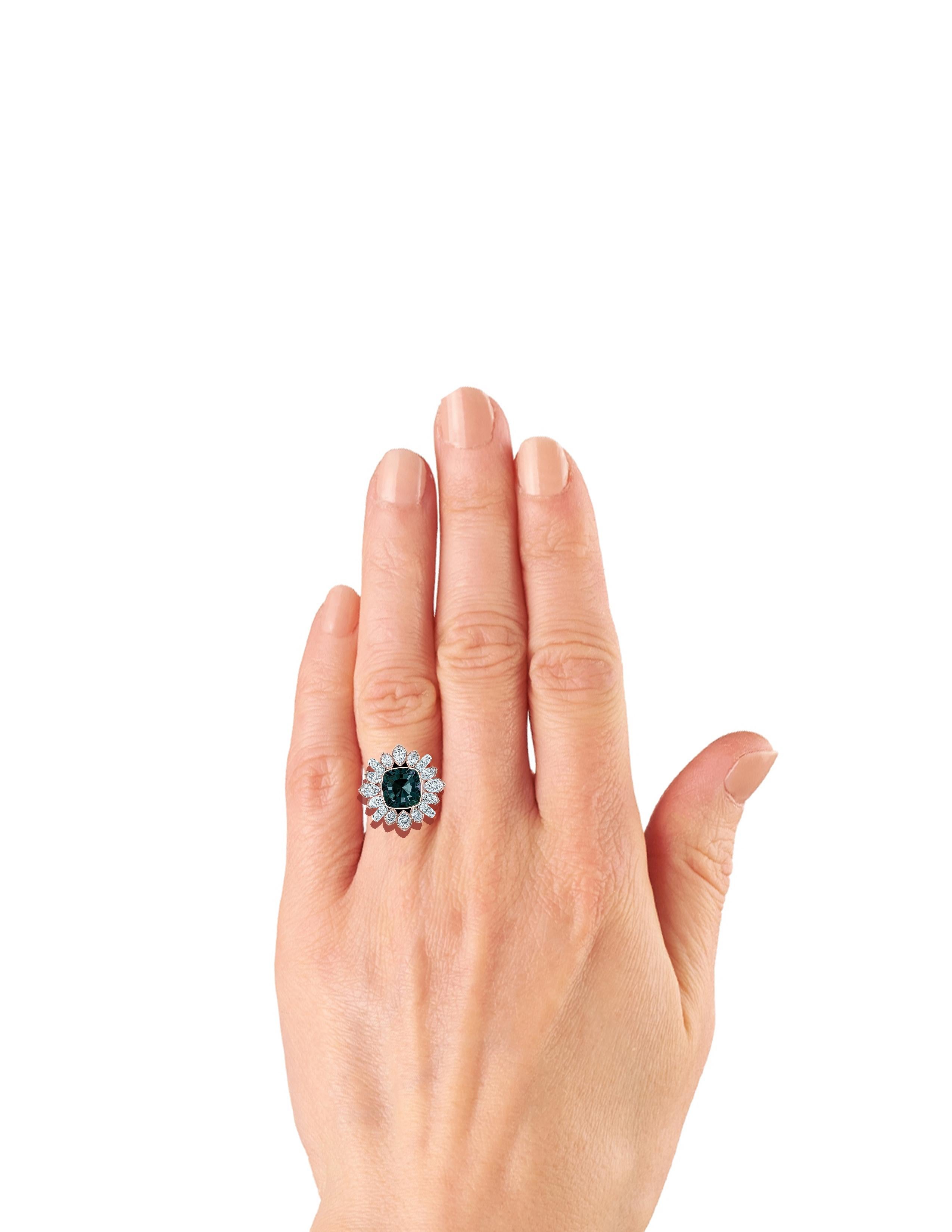Women's or Men's 3 Carat Teal Green Sapphire and Diamond Cocktail Ring For Sale
