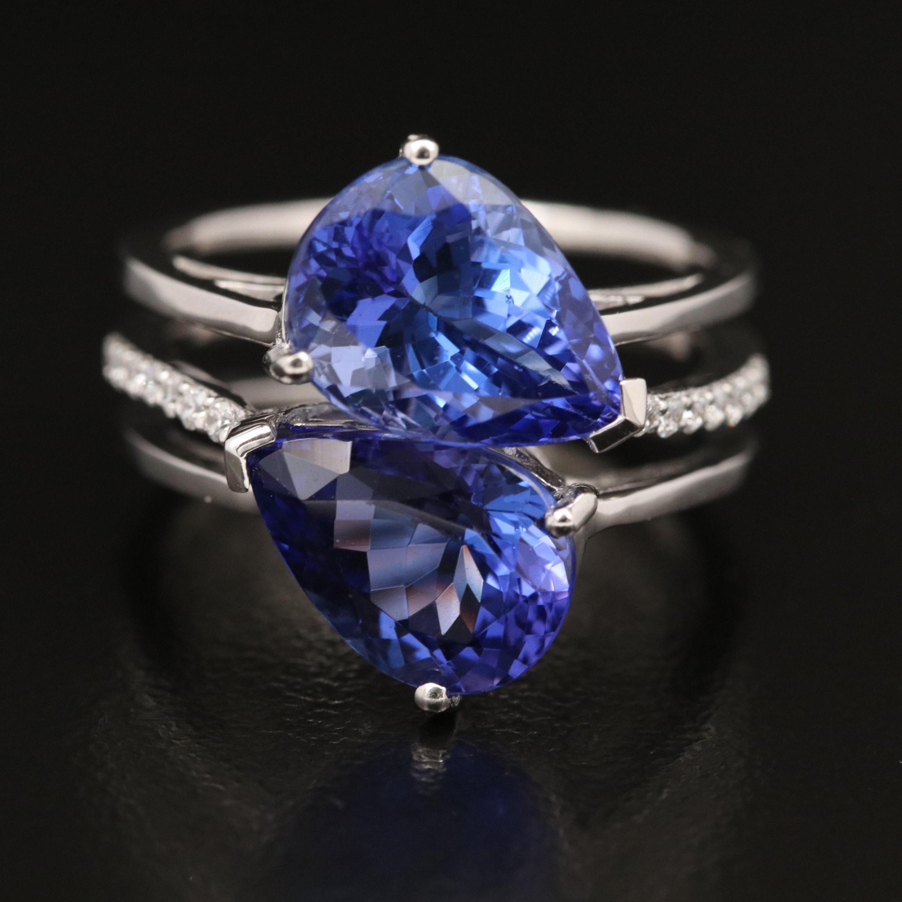 Im Angebot: 3 Karat Trillionschliff Tansanit Verlobungsring aus Weißgold mit 3 Karat () 2