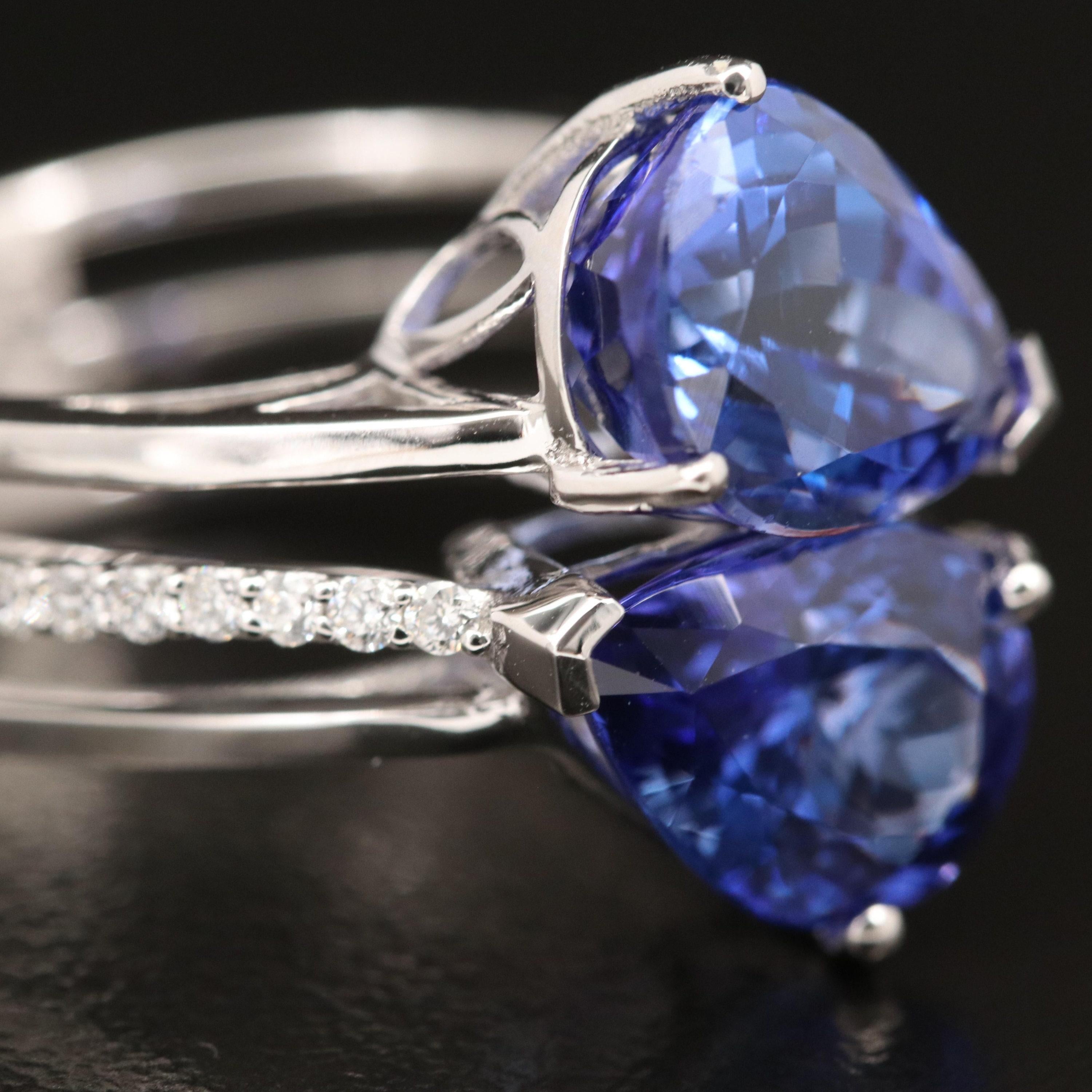 Im Angebot: 3 Karat Trillionschliff Tansanit Verlobungsring aus Weißgold mit 3 Karat () 5