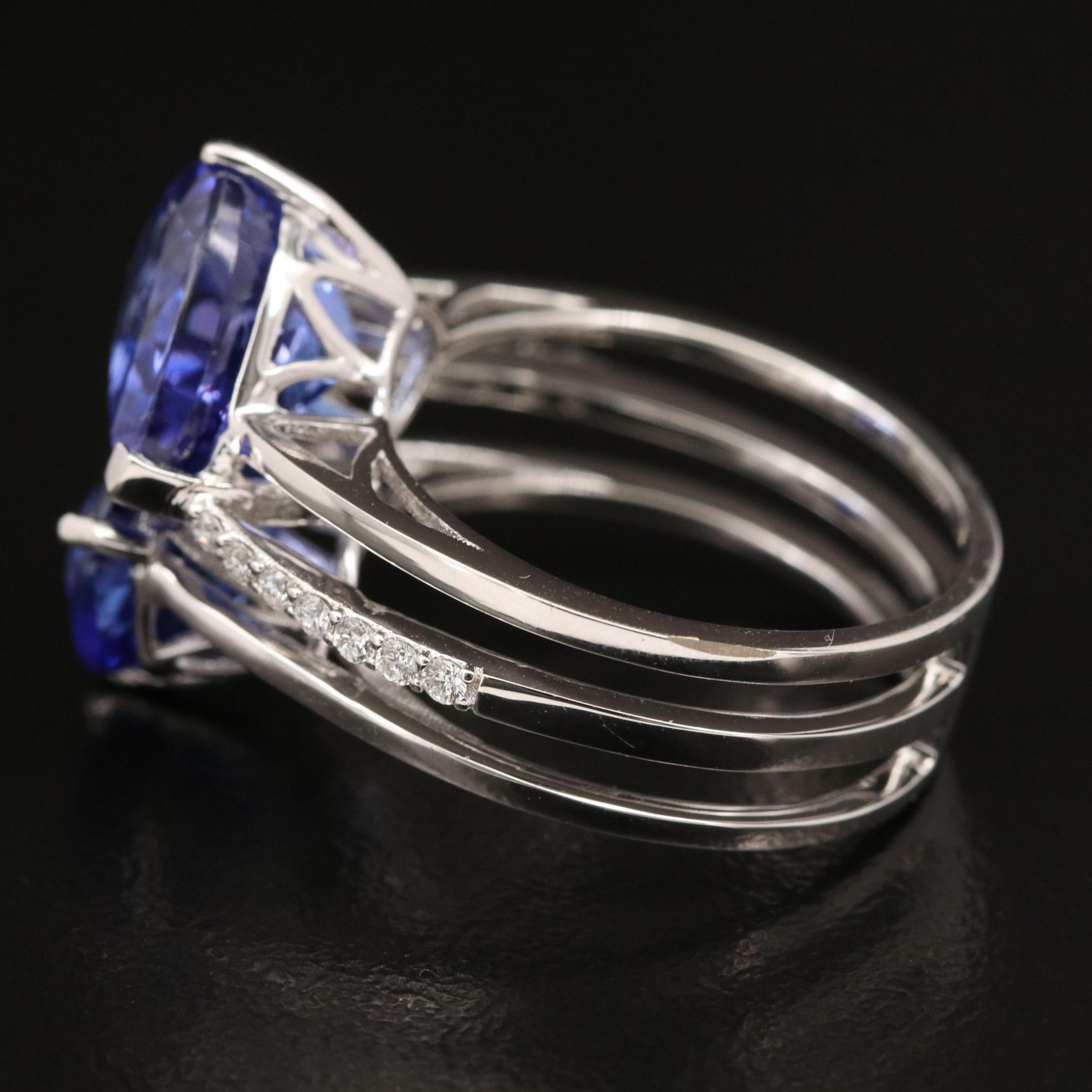 Im Angebot: 3 Karat Trillionschliff Tansanit Verlobungsring aus Weißgold mit 3 Karat () 7