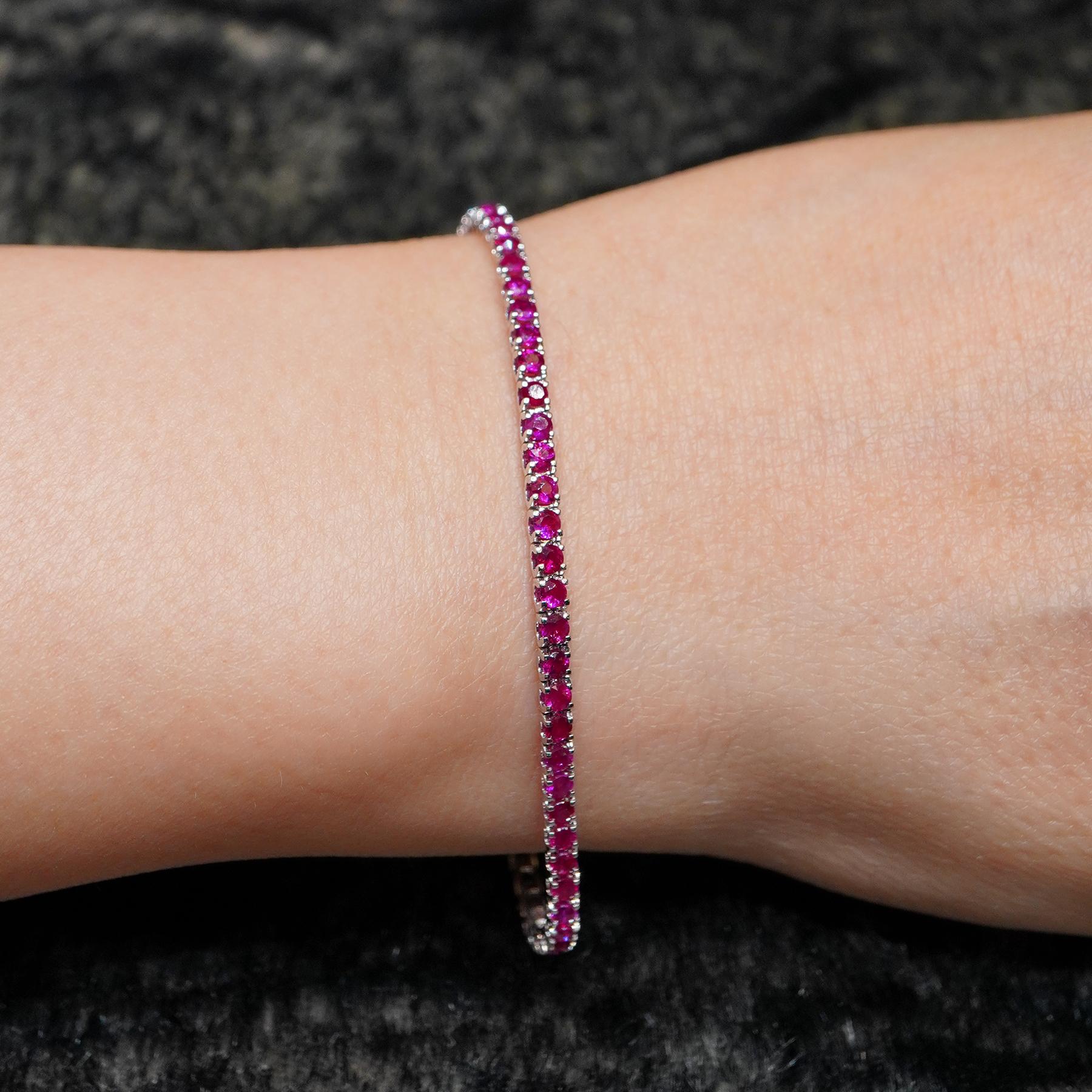 3 Carat Vivid Red Pigeon Blood Ruby Classical Tennis Bracelet 18K In New Condition For Sale In Hung Hom, HK