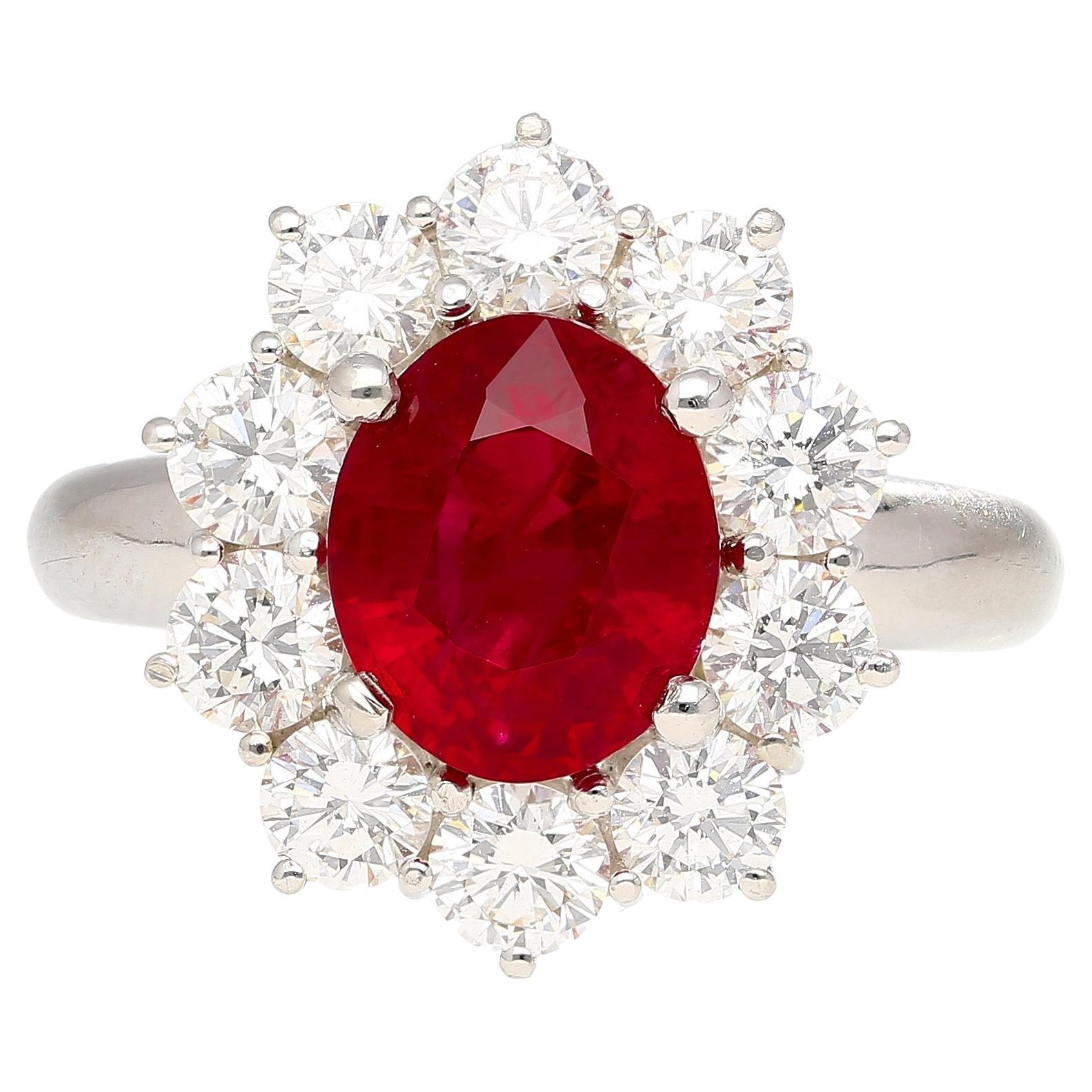 Bague en platine et or de 3 carats en rubis de Birmanie rouge vif avec sang de pigeon et diamants