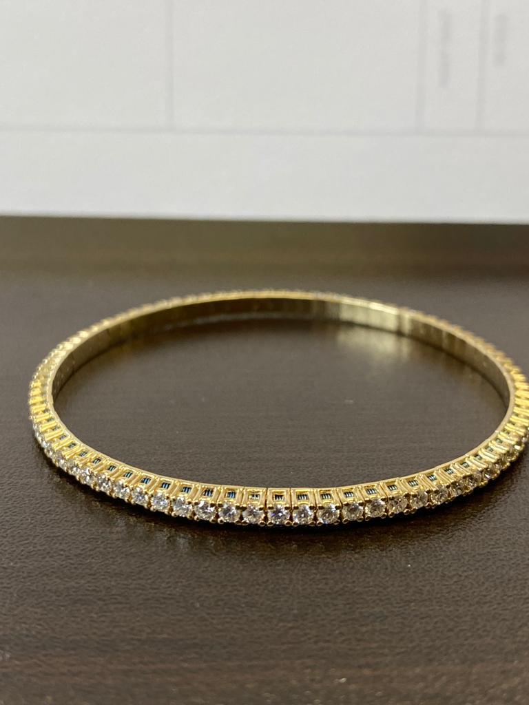 Moderne Bracelet extensible en or jaune 3 carats en vente