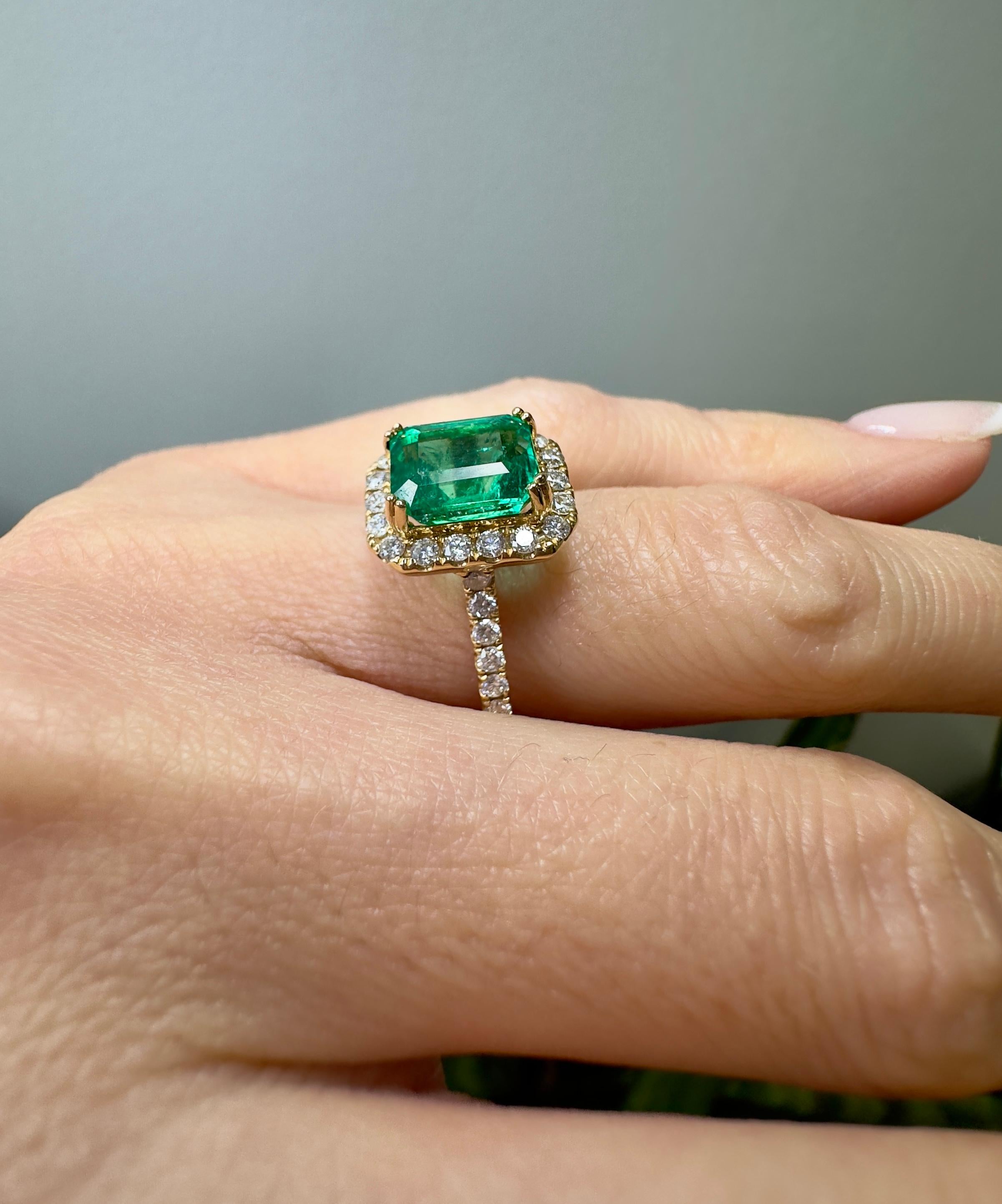 Women's or Men's 3 Carat Zambian Emerald And Diamond Halo Ring In 18k Yellow Gold For Sale