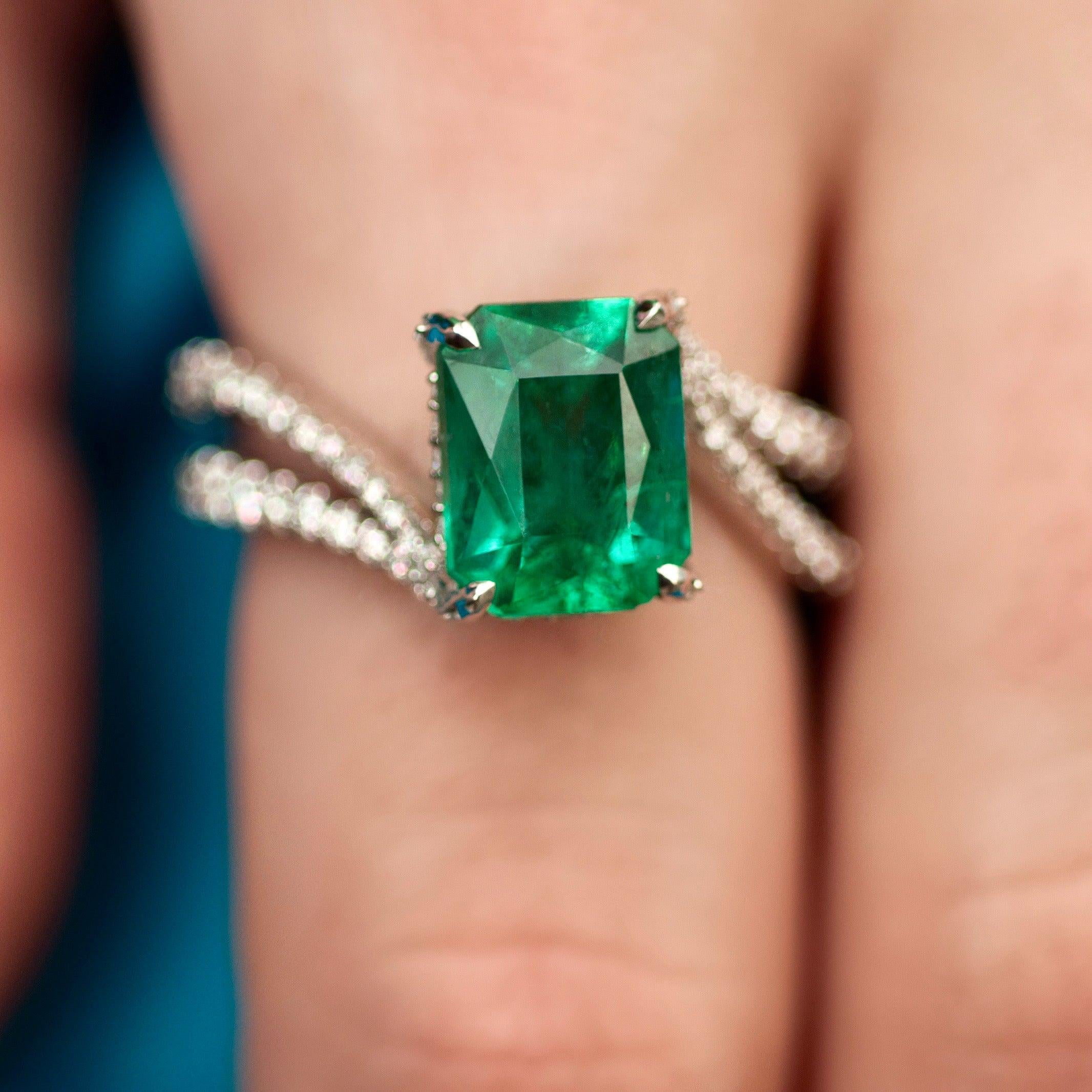 For Sale:  3 Carat Zambian Emerald Diamond 18 Karat White Gold Ring 2