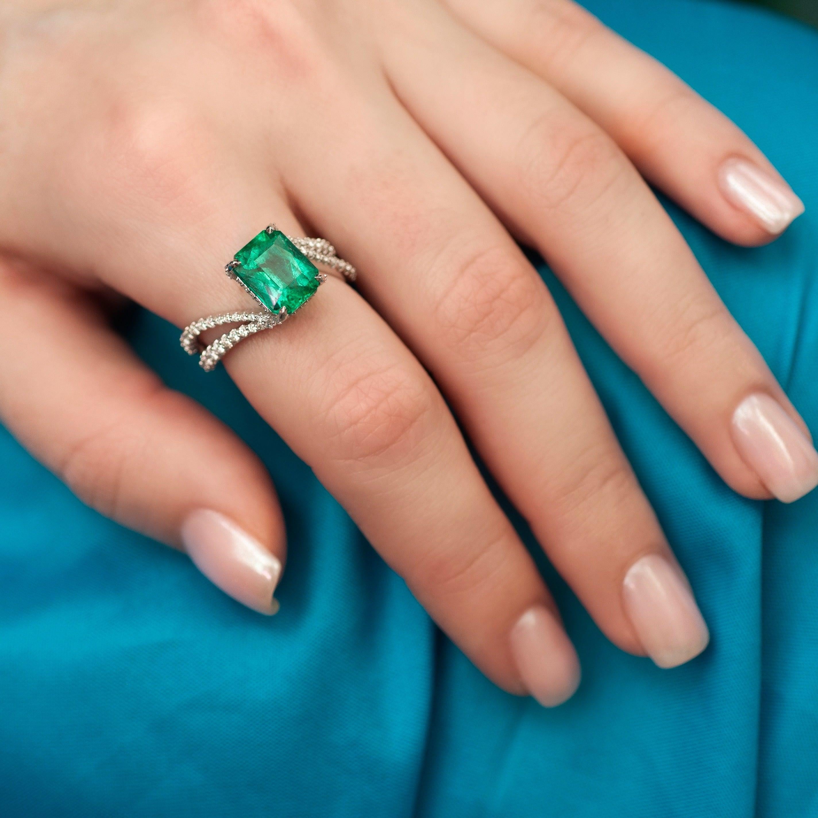 For Sale:  3 Carat Zambian Emerald Diamond 18 Karat White Gold Ring 3