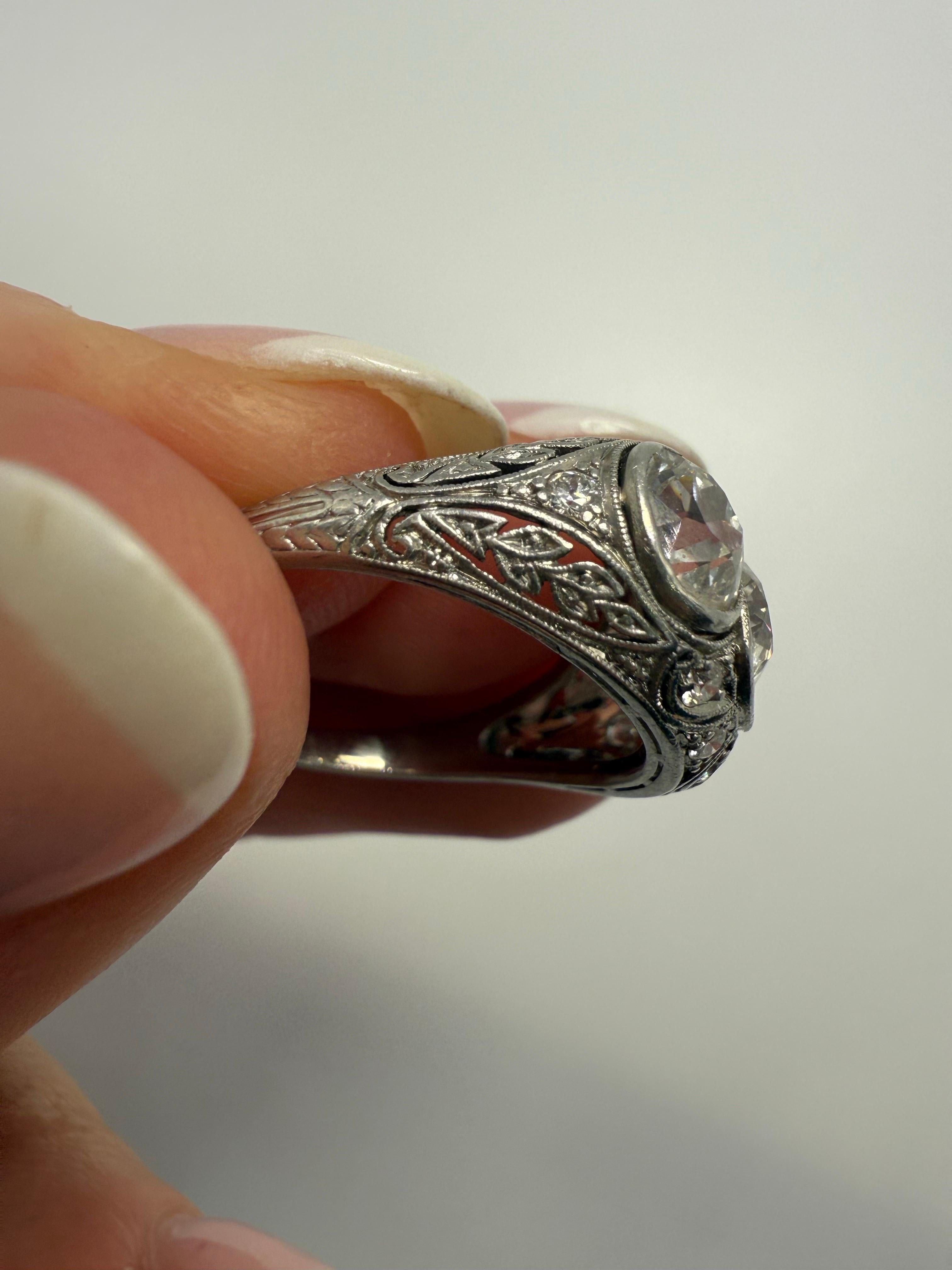3 carats Bague diamant antique en platine année inconnue en vente 5