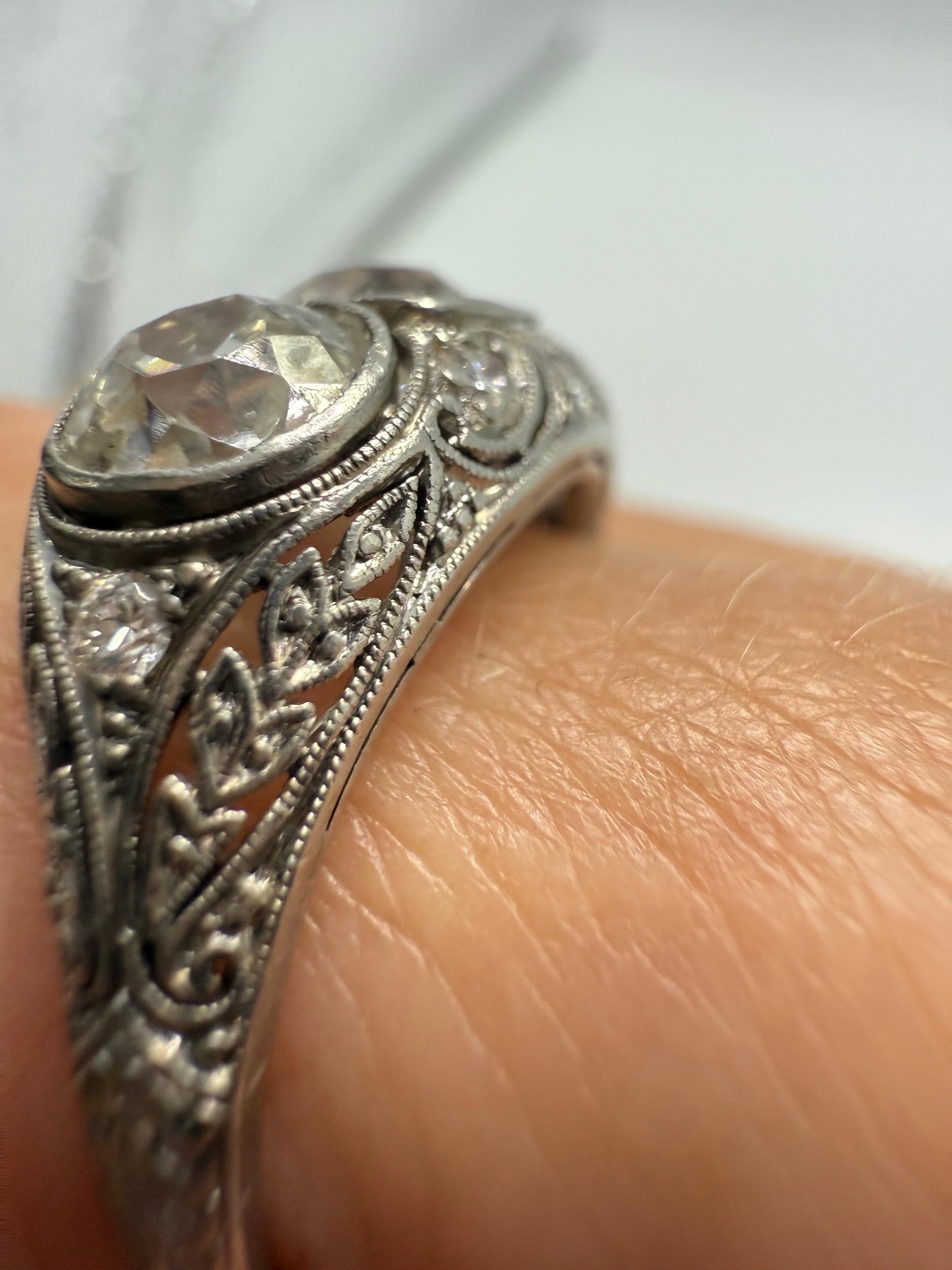 3 carats Bague diamant antique en platine année inconnue en vente 7