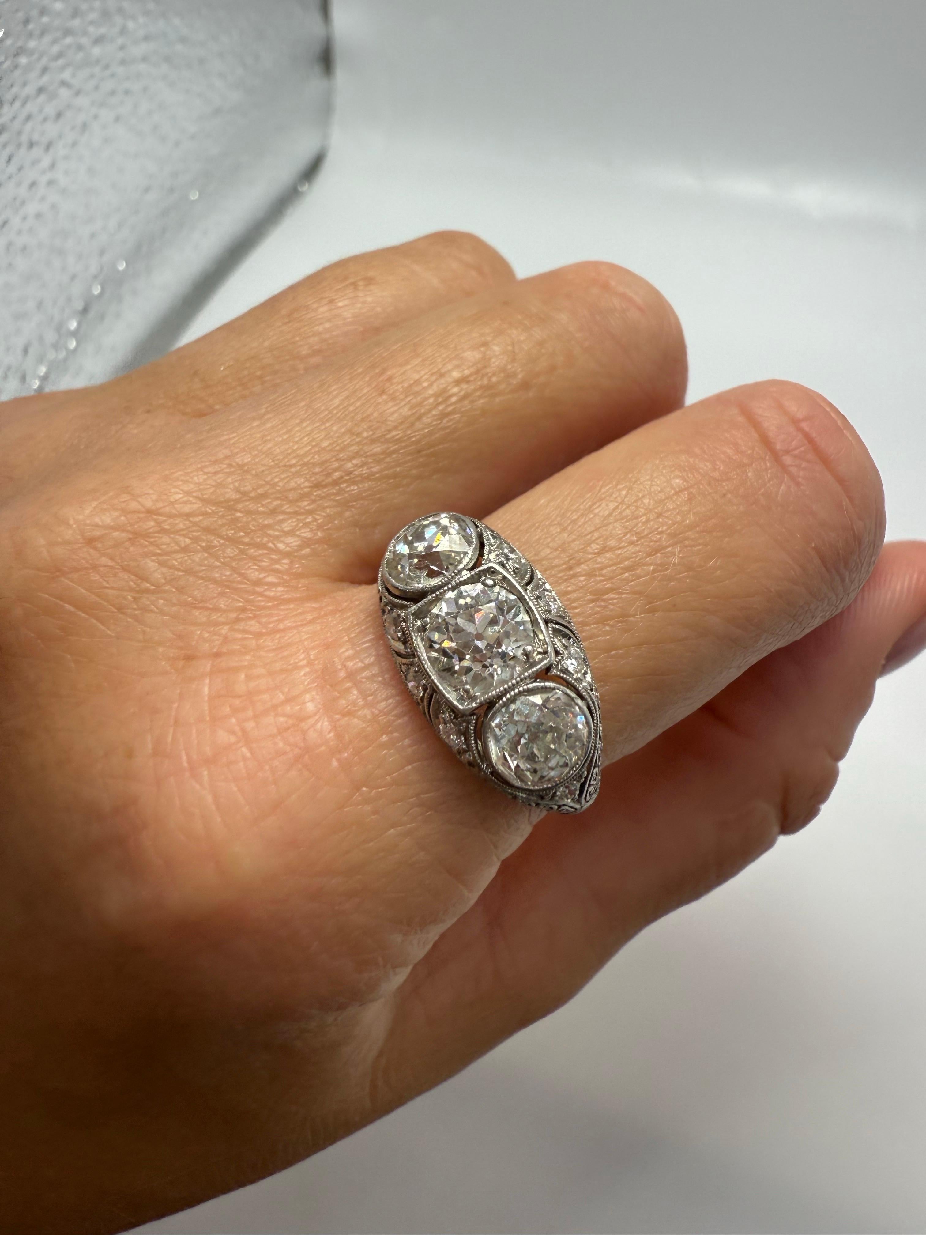 3 carats Bague diamant antique en platine année inconnue en vente 9