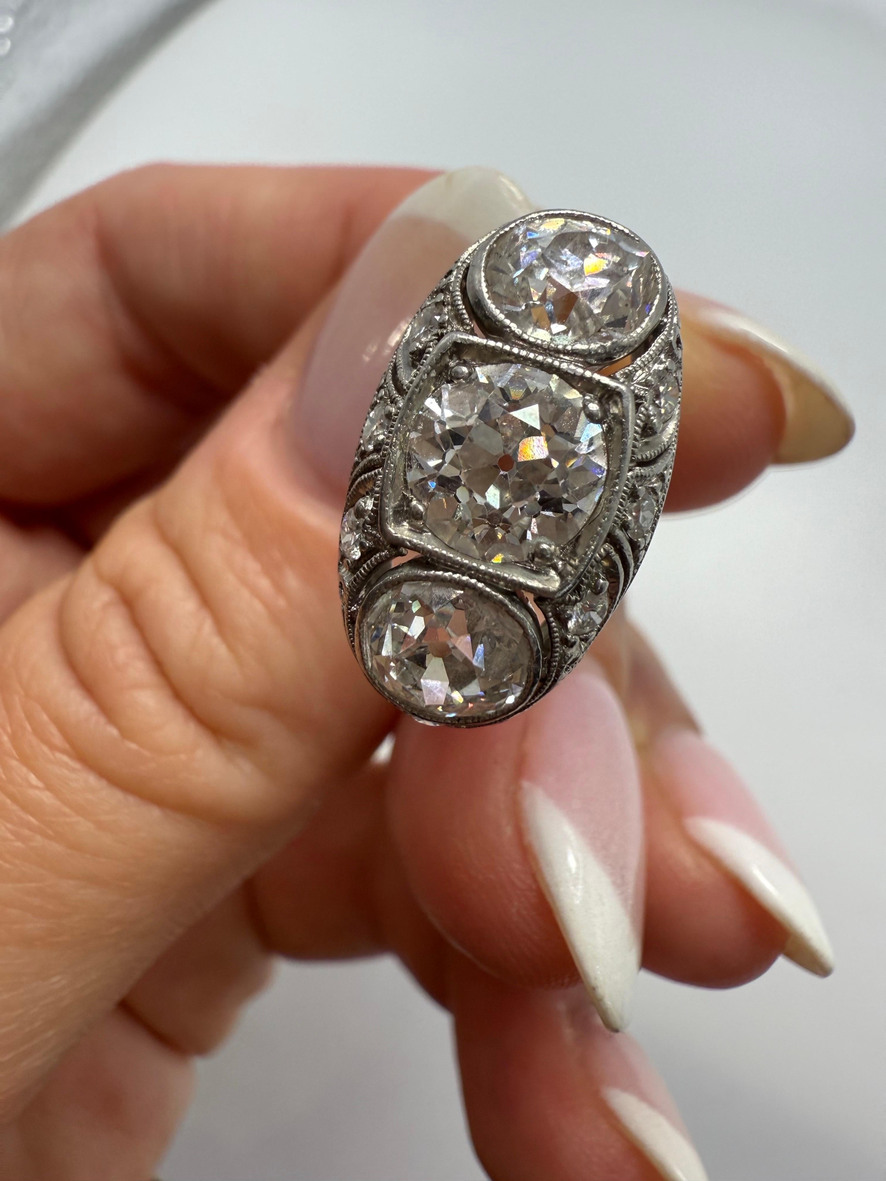 3 carats Bague diamant antique en platine année inconnue en vente 10