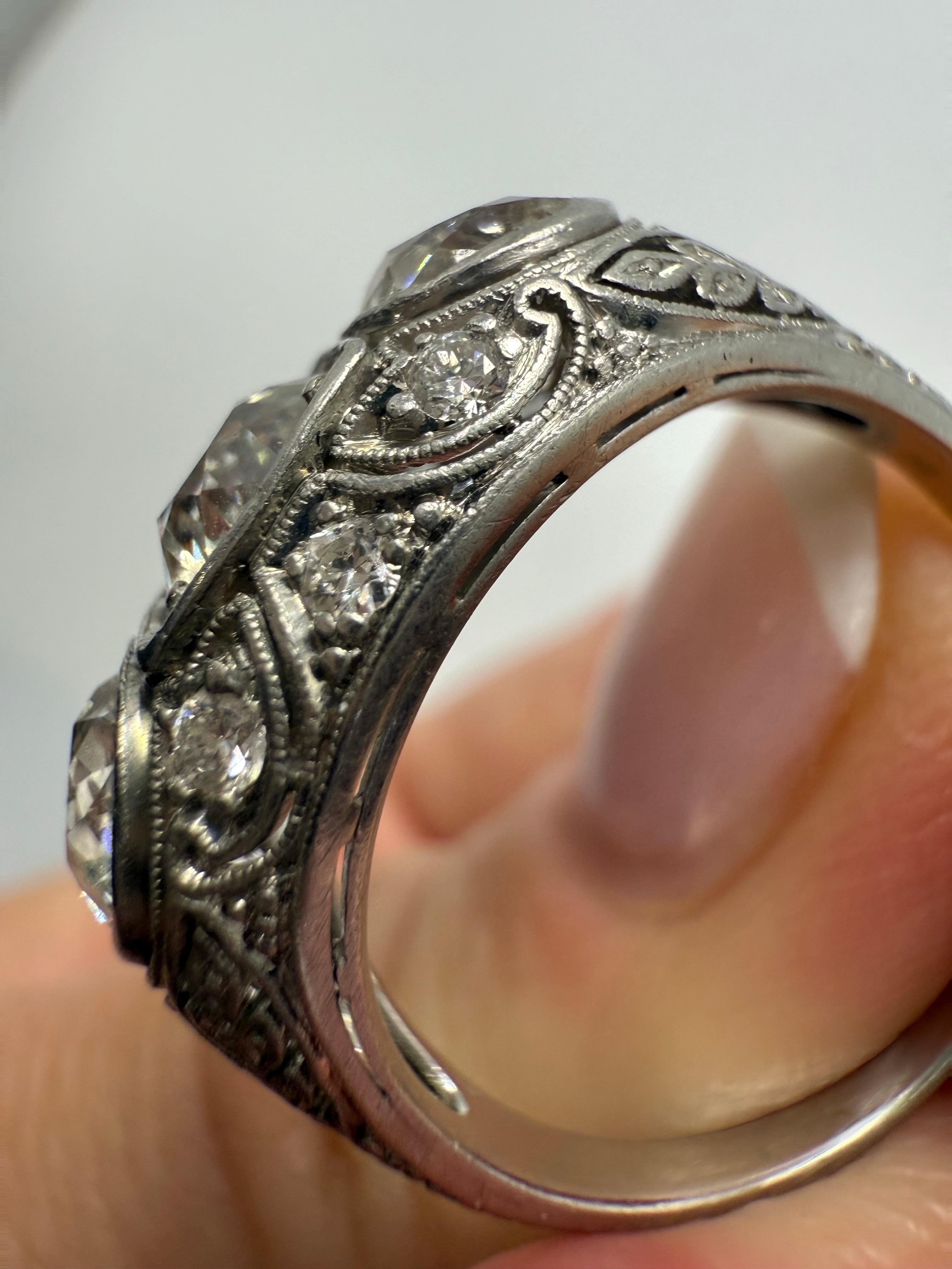 3 carats Bague diamant antique en platine année inconnue en vente 11