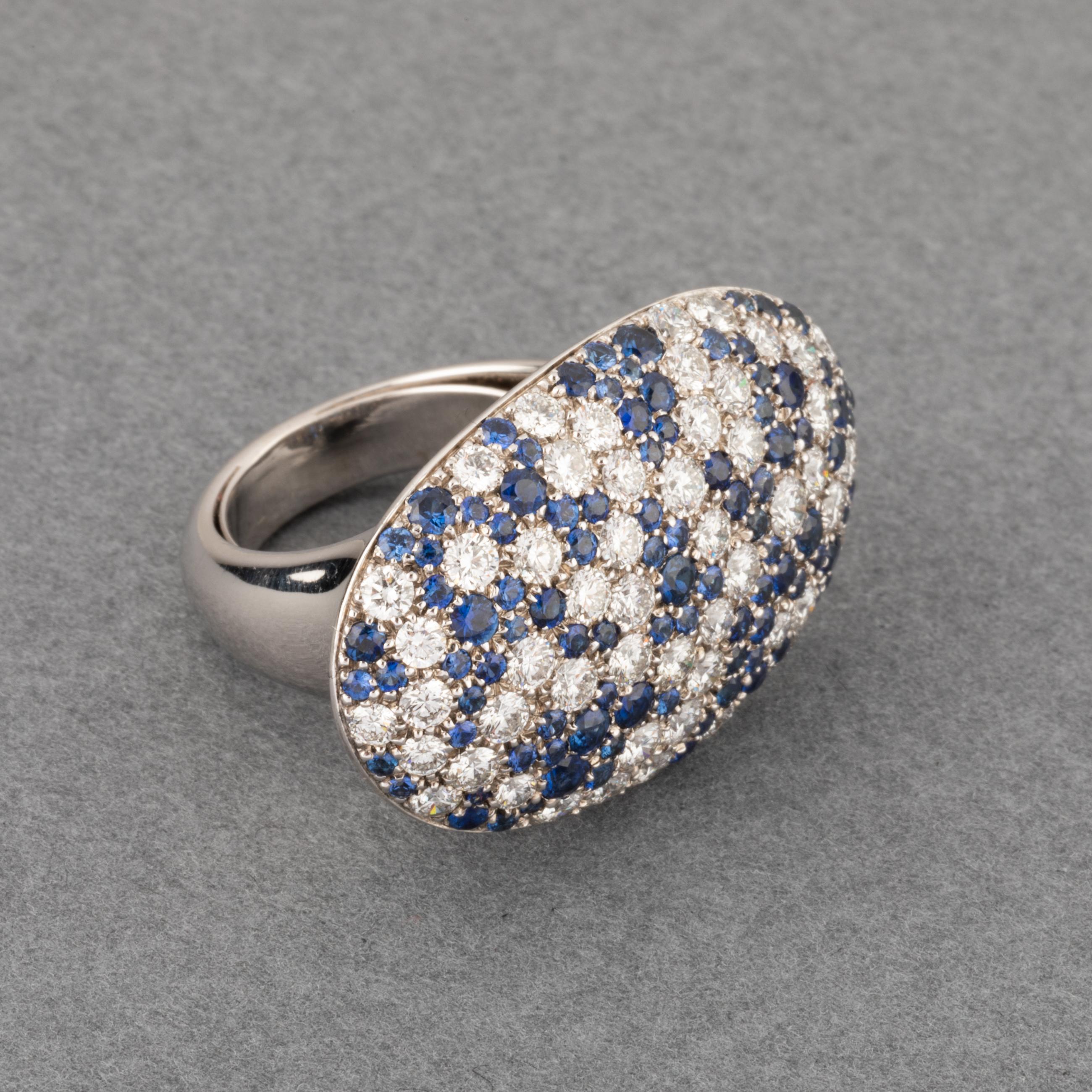 Women's 3 Carats Diamonds and 2.50 Carats Sapphires Vintage Ring For Sale
