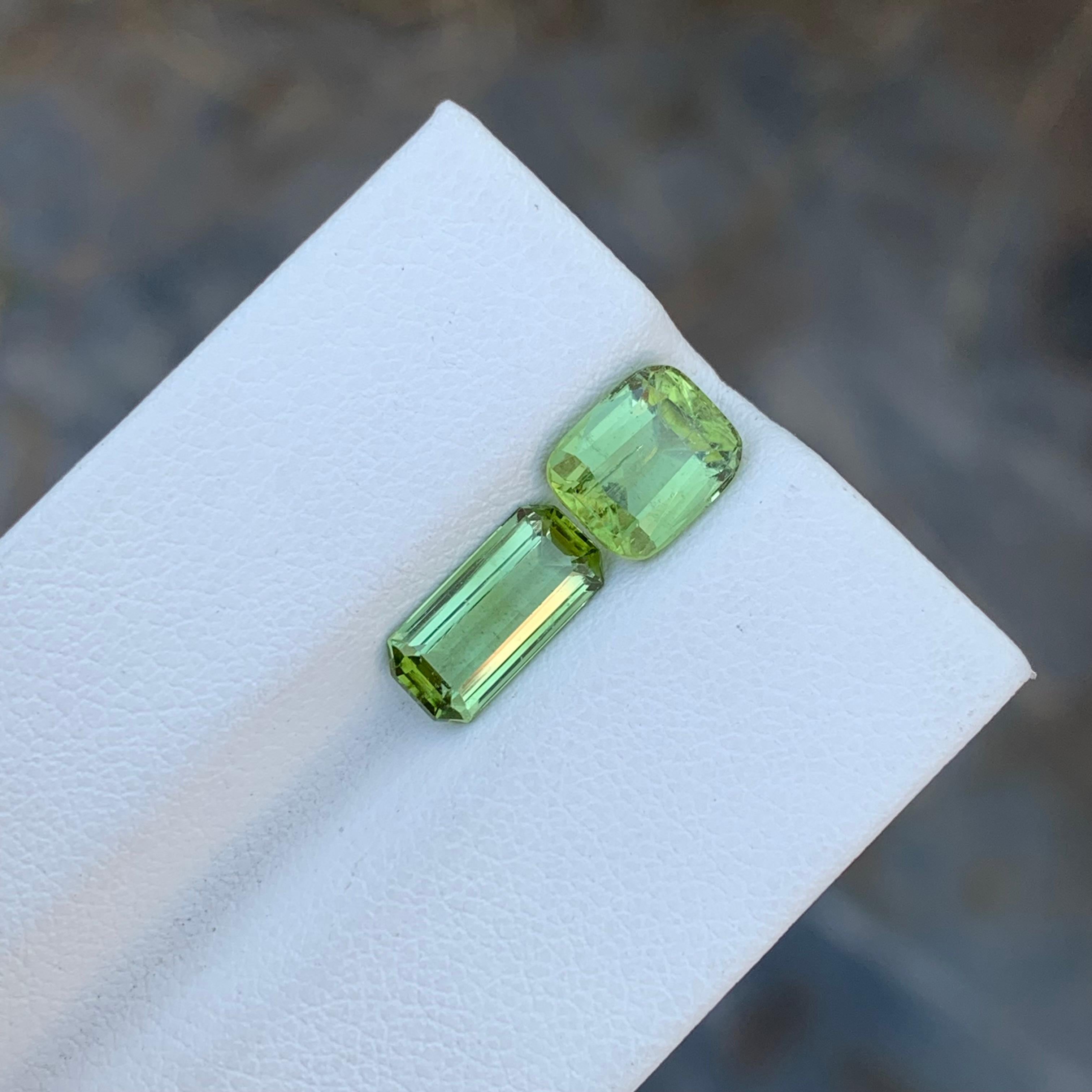 Arts and Crafts 3 Carats Natural Loose Green Tourmaline Pieces For Jewellery Making  For Sale