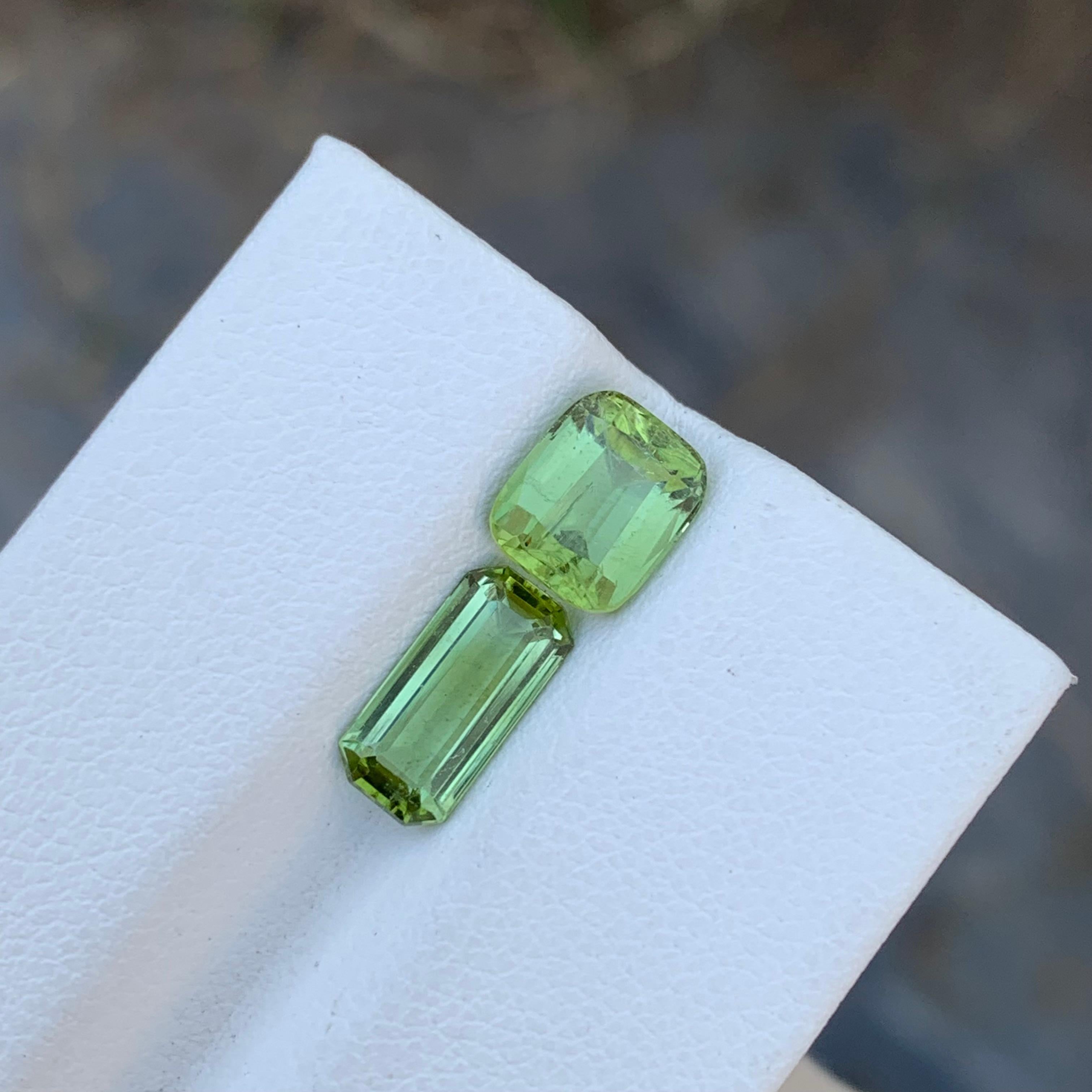 Women's or Men's 3 Carats Natural Loose Green Tourmaline Pieces For Jewellery Making  For Sale
