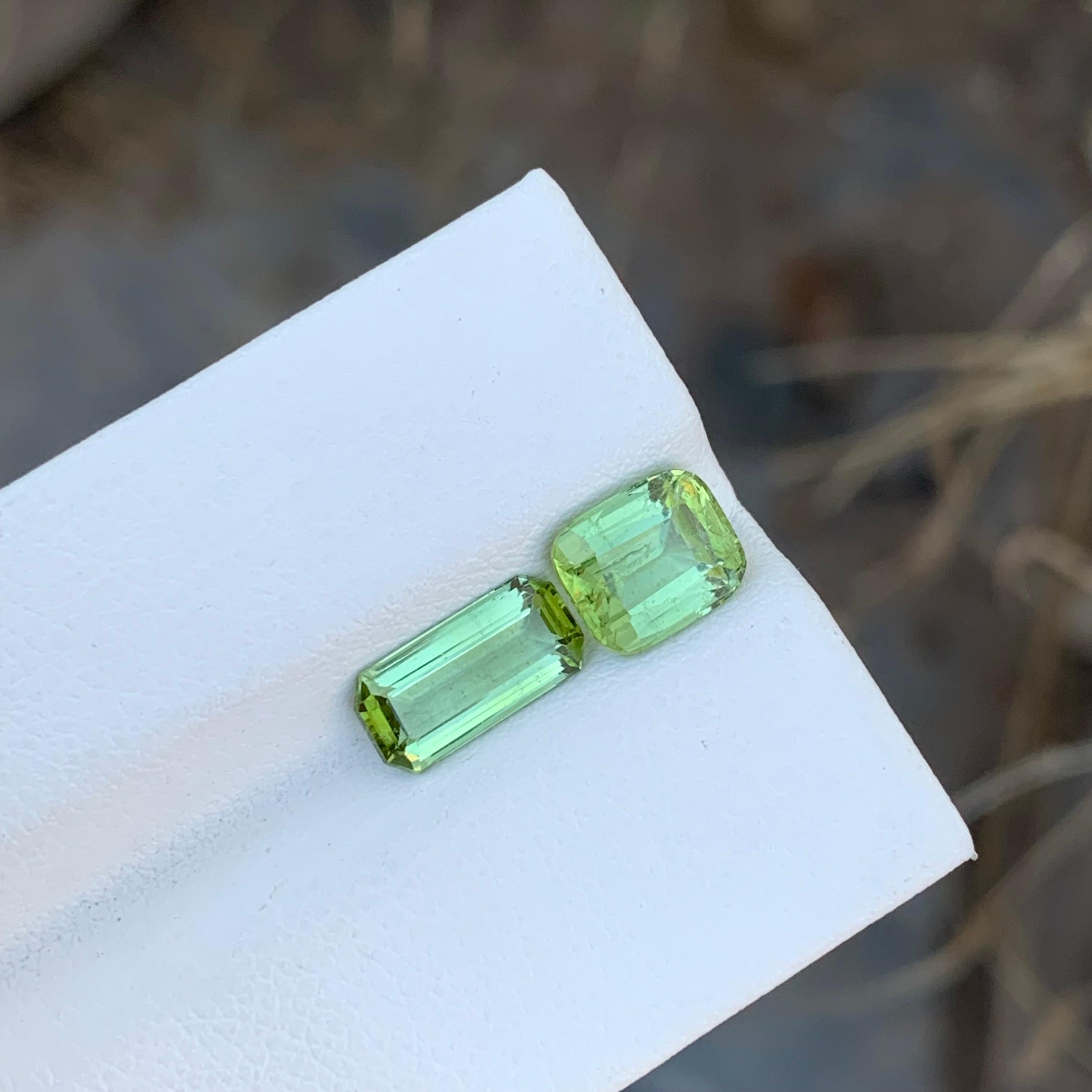 3 Carats Natural Loose Green Tourmaline Pieces For Jewellery Making  For Sale 1
