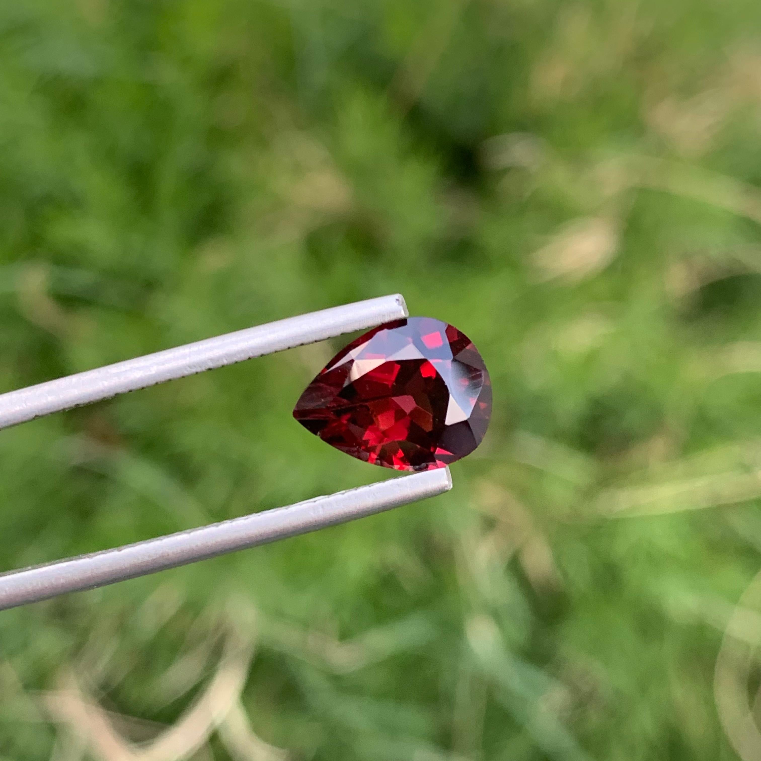 Women's or Men's 3 Carats Natural Loose Red Rhodolite Garnet Pear Shape Ring Gem From Africa Mine For Sale