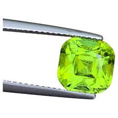 3 Karat Square Cushion Cut Apple Green Color Peridot Edelstein für Schmuck 8 mm