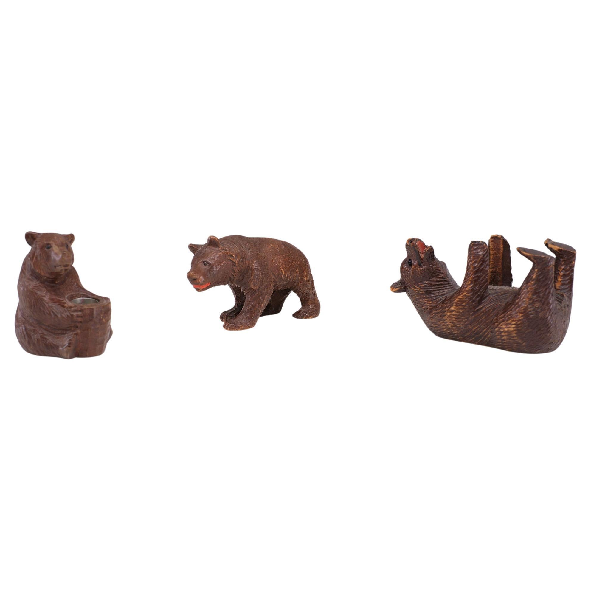 3 carved Black Forest miniature  Bears  1910s  Germany  In Good Condition For Sale In Den Haag, NL