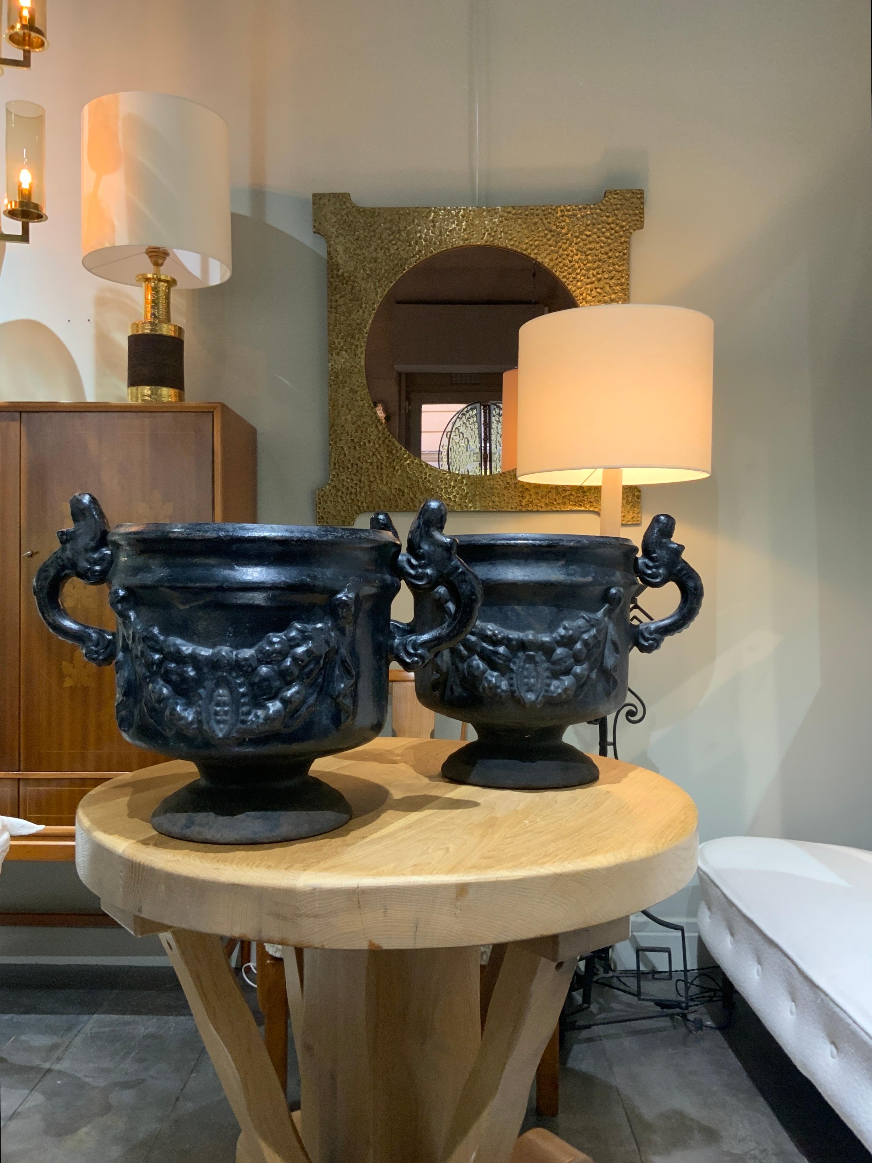 Beautifull set of 3 cast iron urns Sweden circa 1900
High quality heavy 
