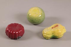 3 Chinese porcelain fruits, 19th c.