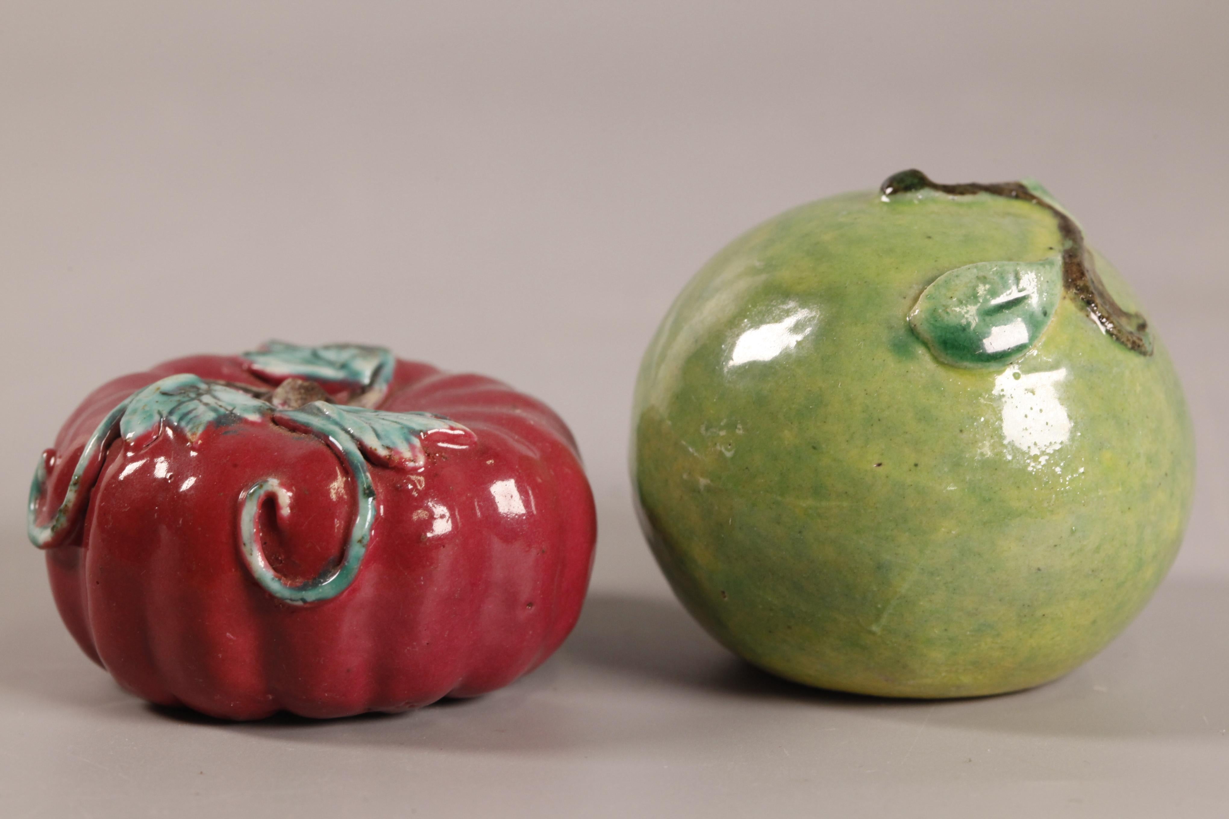 Chinois 3 fruits en porcelaine de Chine, C.I.C. en vente