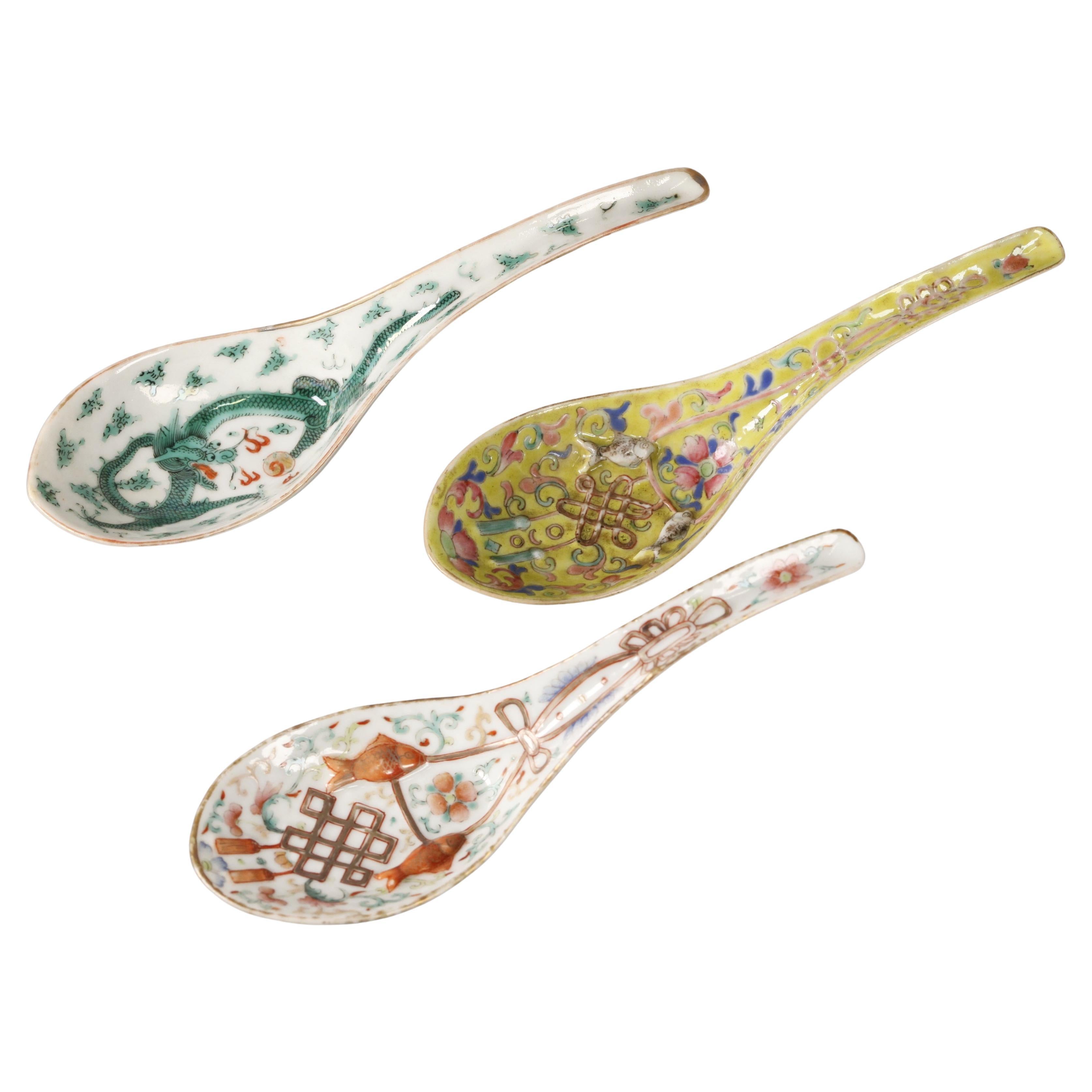 3 cuillères en porcelaine chinoise, 19e siècle