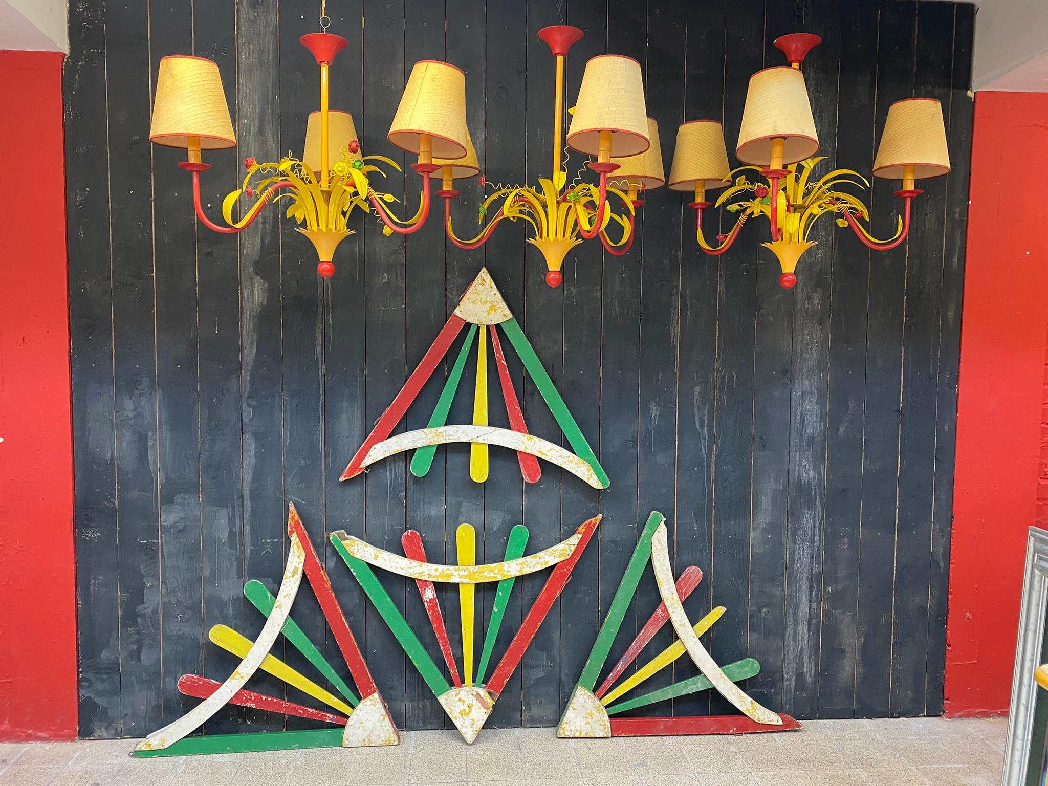 3 Circus Chandeliers in Lacquered Metal, circa 1970 For Sale 3