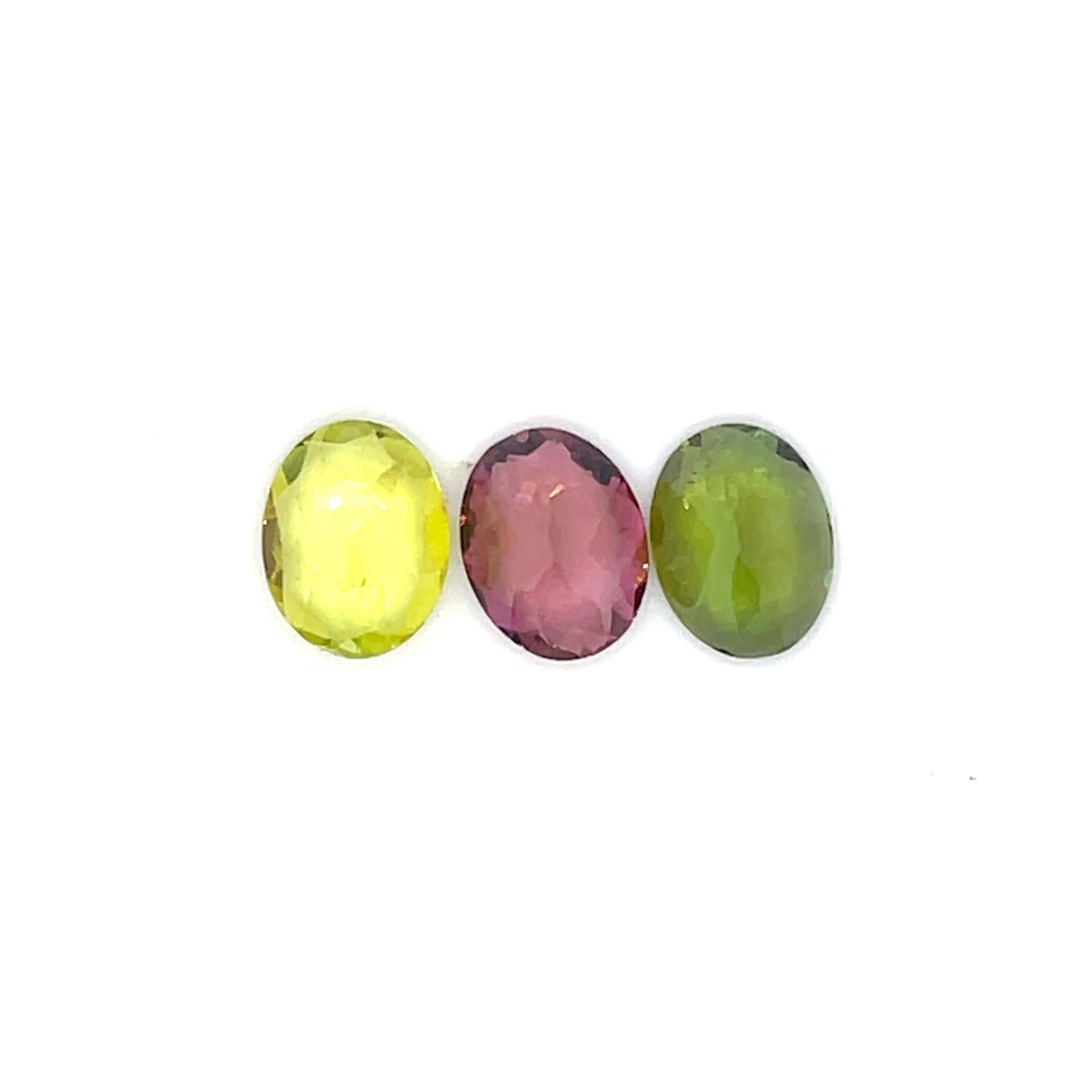 Contemporaneo Tormaline ovali incastonate a 3 colori Cts 4,63 in vendita