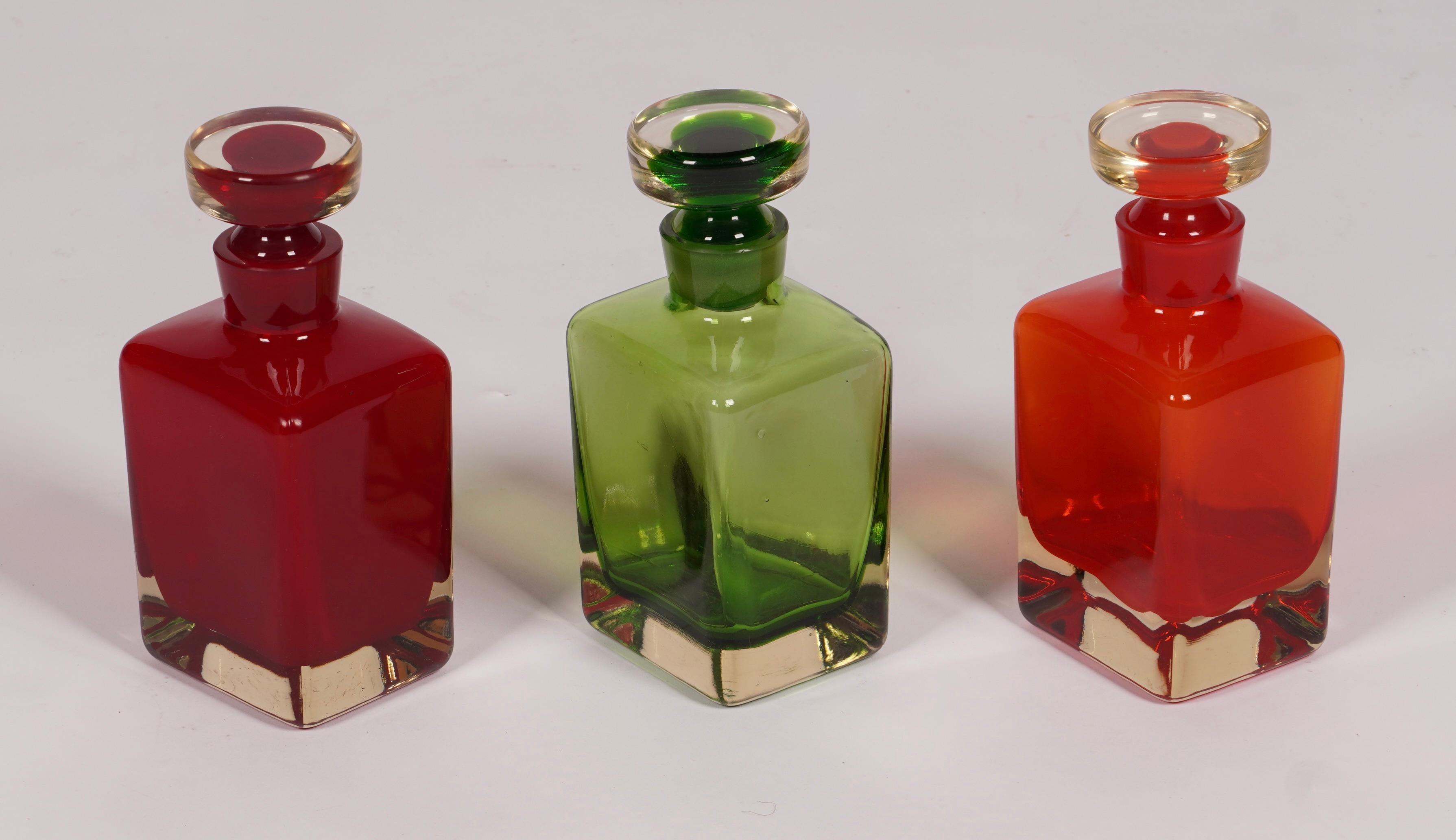 3 bunte Murano-Glaskaraffen im Zustand „Gut“ im Angebot in Oakland, CA