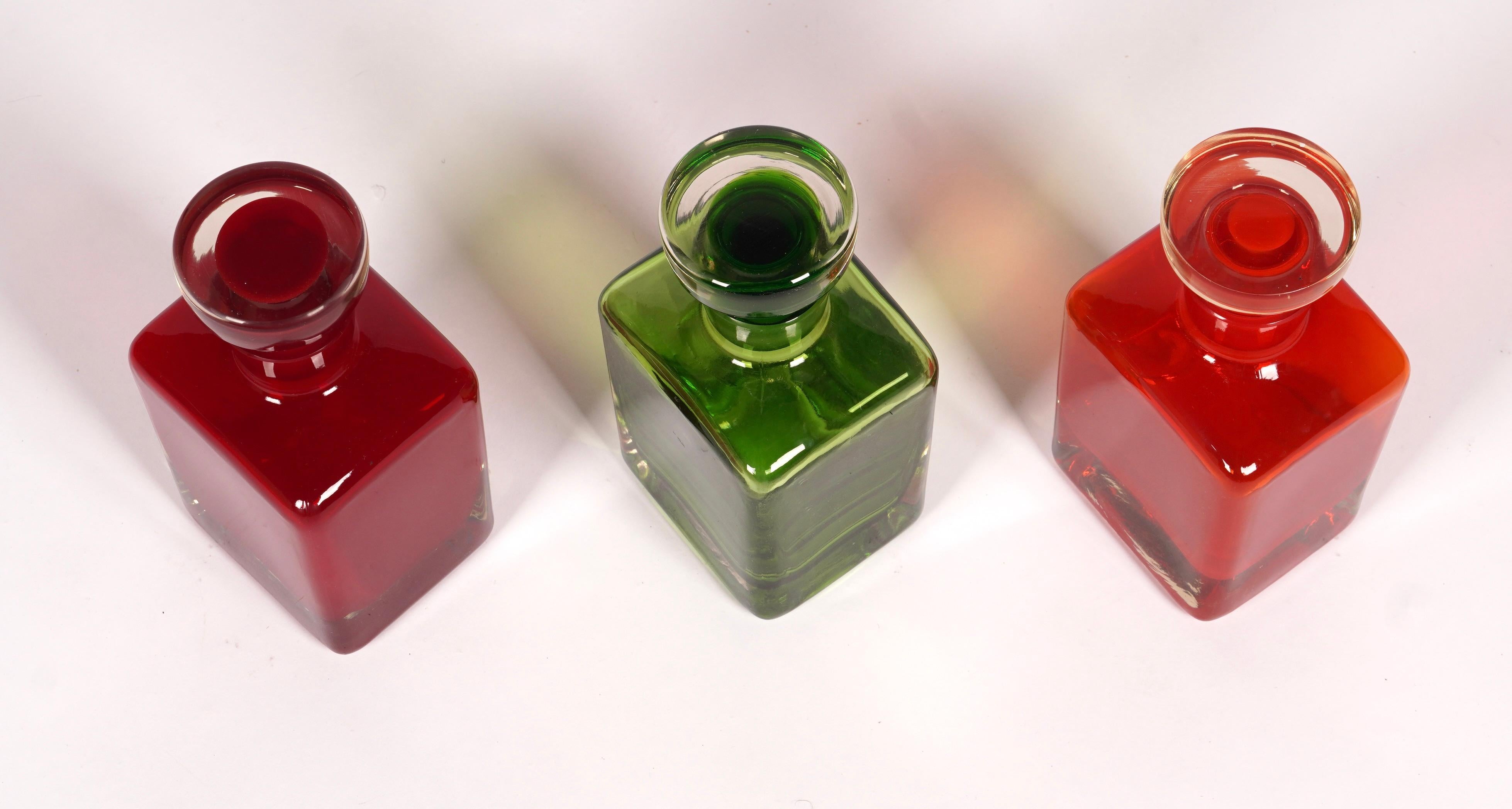 3 bunte Murano-Glaskaraffen (Muranoglas) im Angebot