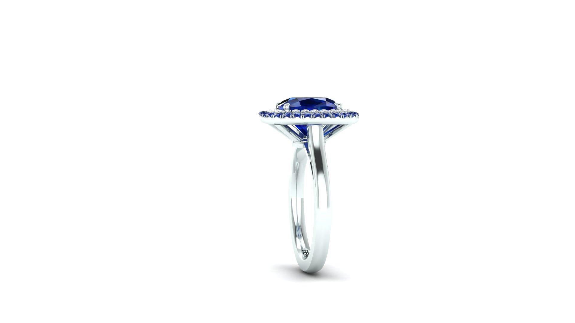 Platinring mit 3 Karat blauem Saphir im Kissenschliff mit Saphir und Diamant-Halo mit Halos im Zustand „Neu“ im Angebot in New York, NY