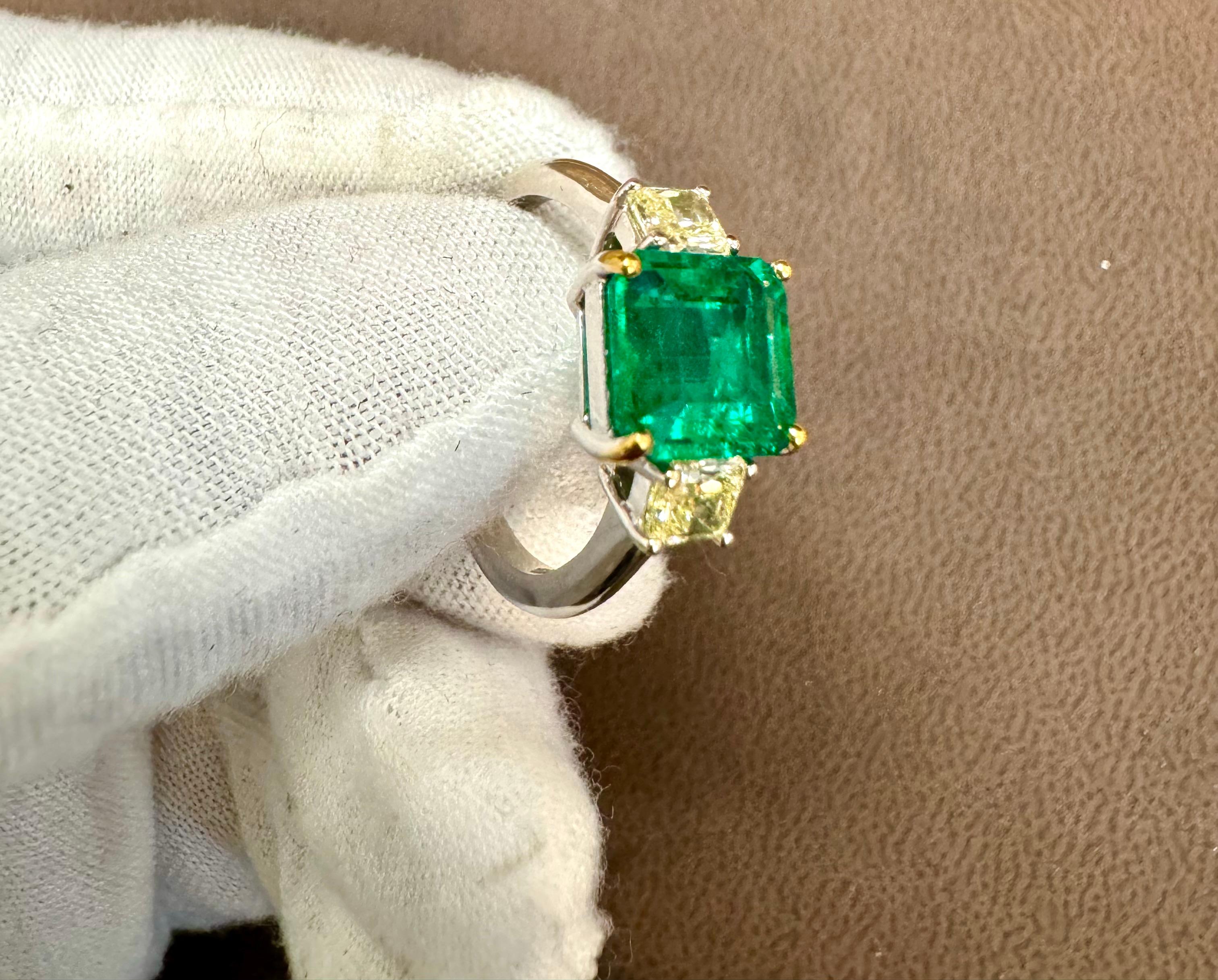 3 Ct Emerald Cut Colombian Emerald & 0.8 Ct Yellow Diamond Ring  18Kt White Gold For Sale 10