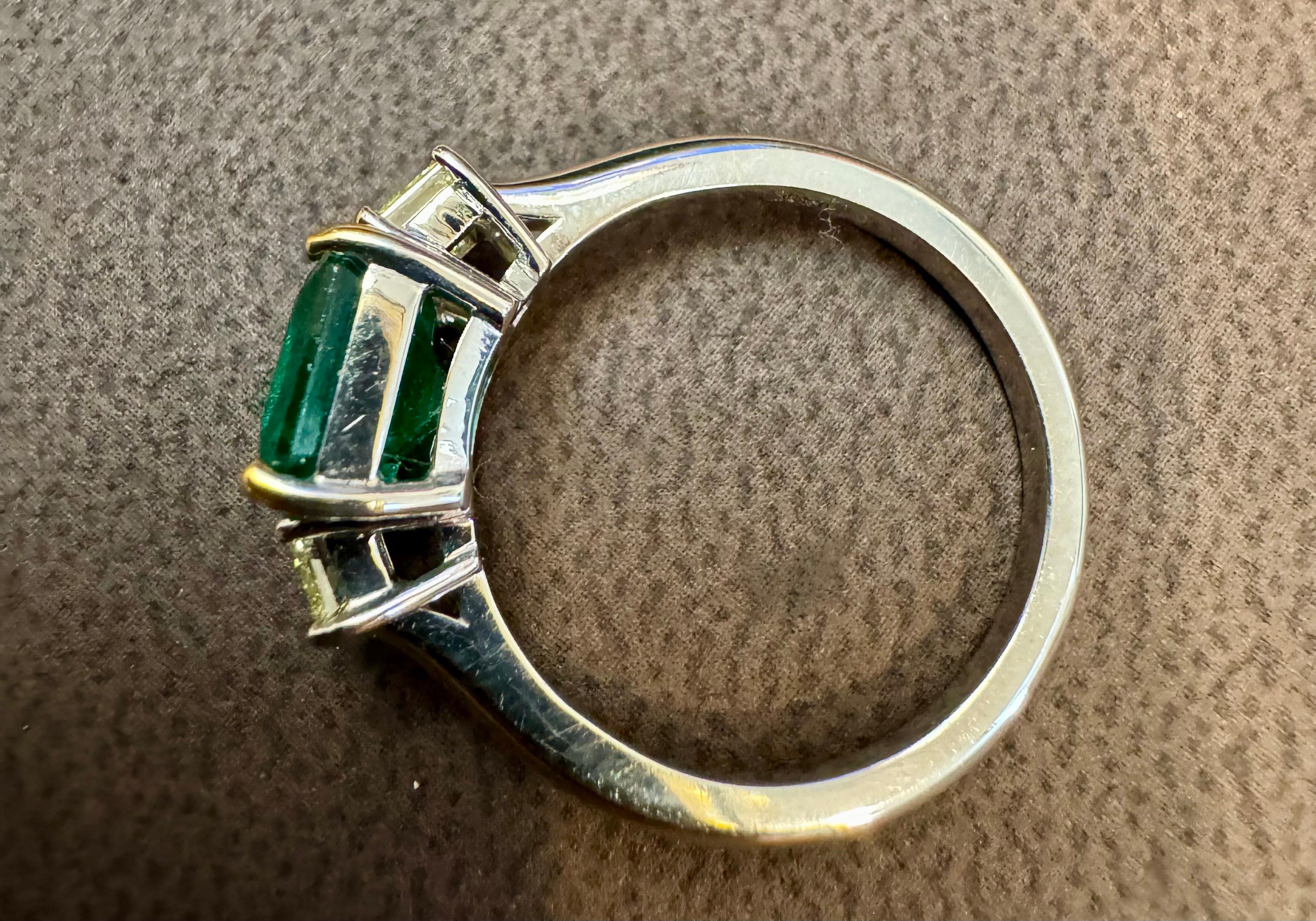 Extra Fine Colombian Emerald Ring . Size 7 
Finest Colombian emerald  and solitaire Yellow Diamonds Ring one can find
3.0 Carat Emerald  Cut Colombian Emerald & 0.60 Ct Yellow Diamond Ring In 18K White Gold
Extreme Fine quality of the Colombian