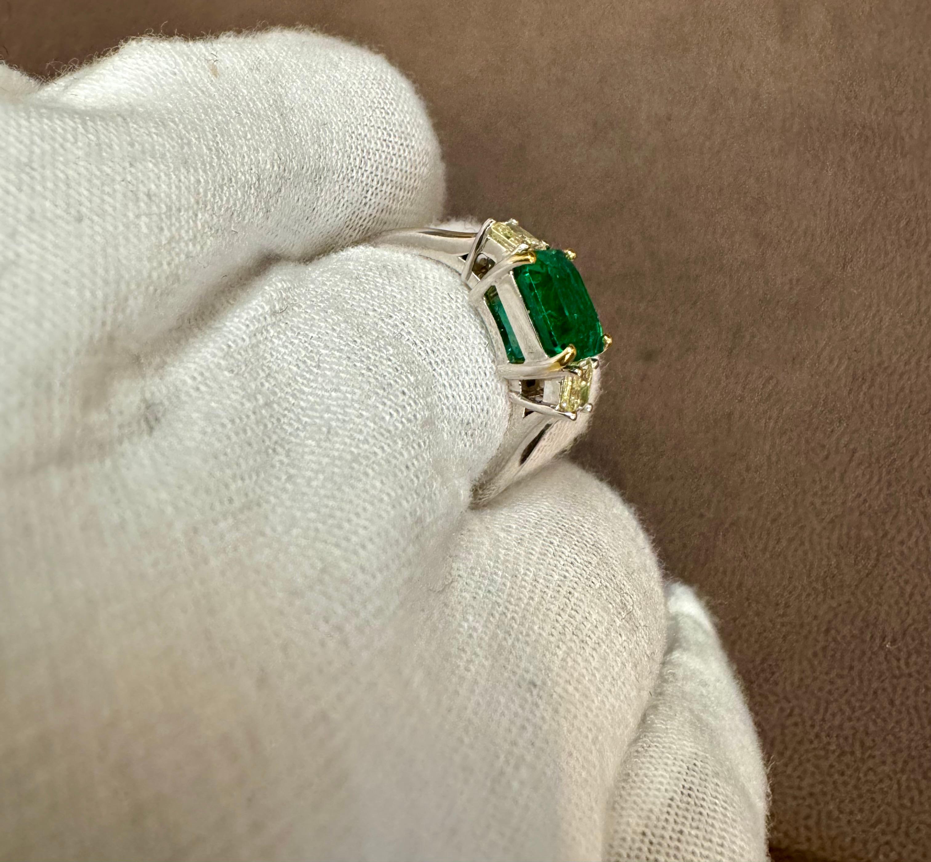 Women's 3 Ct Emerald Cut Colombian Emerald & 0.8 Ct Yellow Diamond Ring  18Kt White Gold For Sale