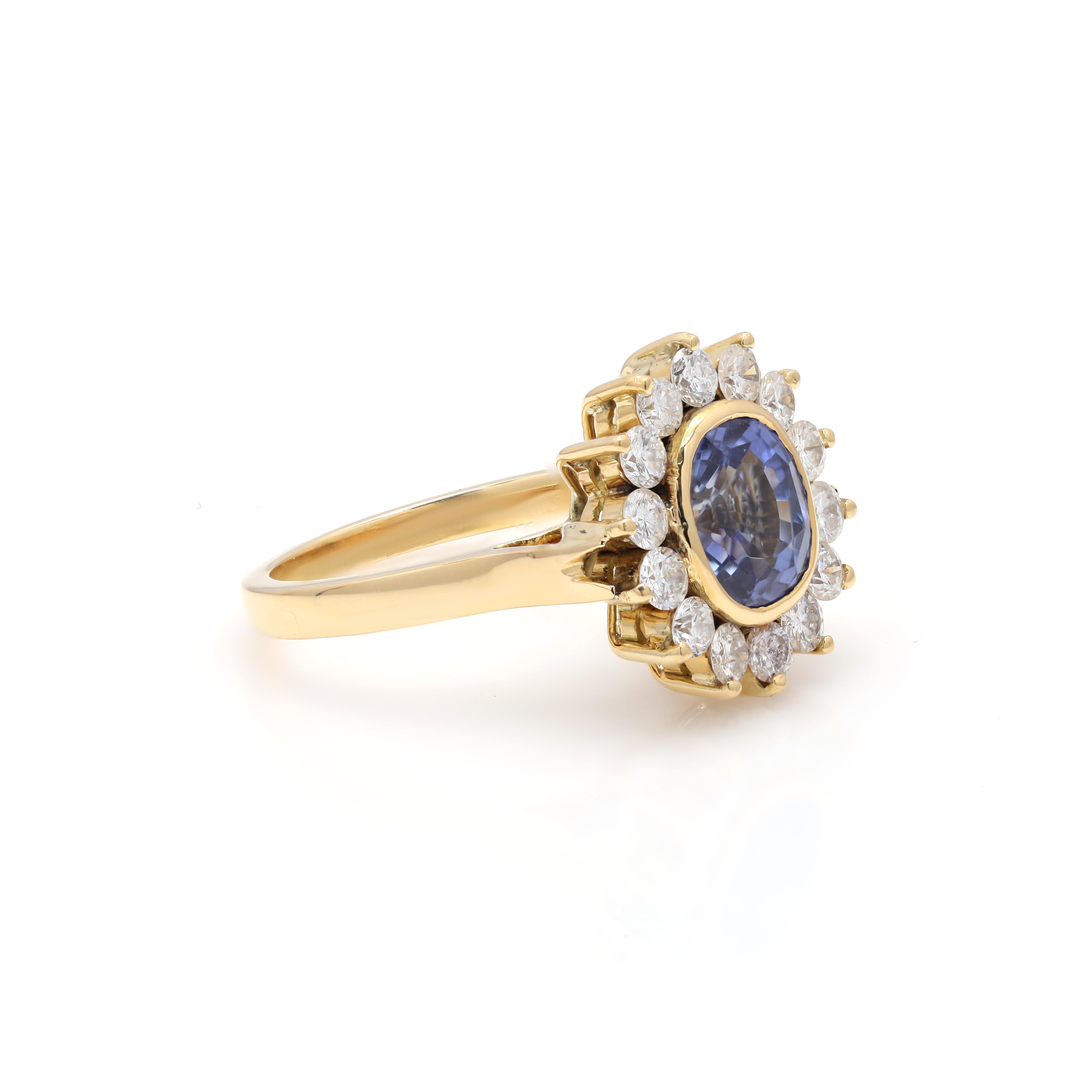 For Sale:  3ct Oval Deep Blue Sapphire Wedding Women Ring with Diamond in 18k Yellow Gold 2